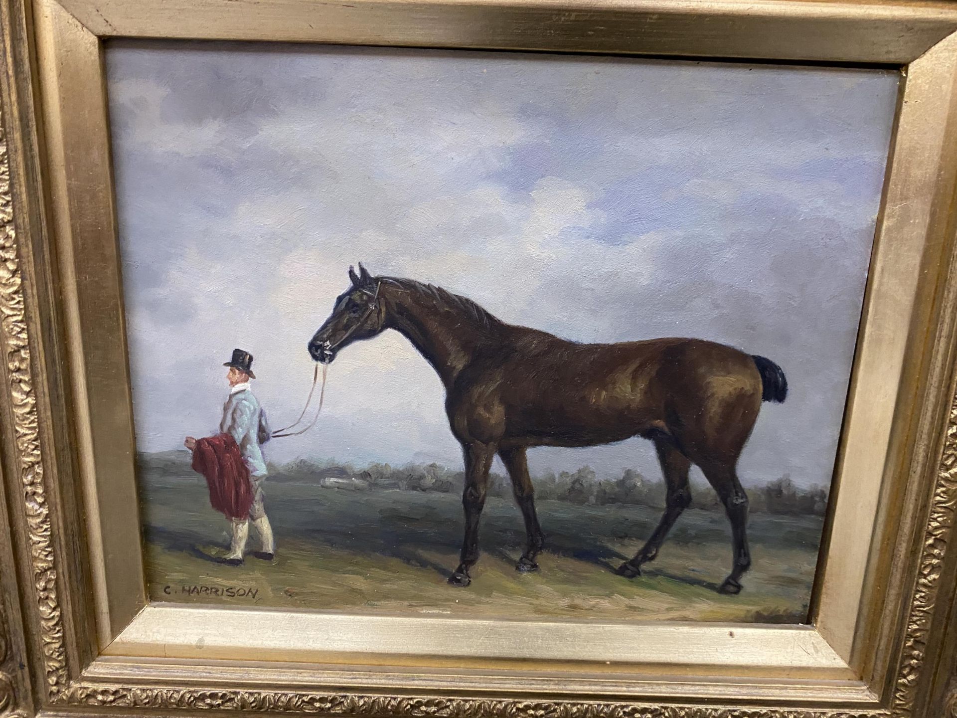 A GILT FRAMED OIL PAINTING OF A RACEHORSE, SIGNED C.HARRISON, 35 X 41CM - Image 2 of 3
