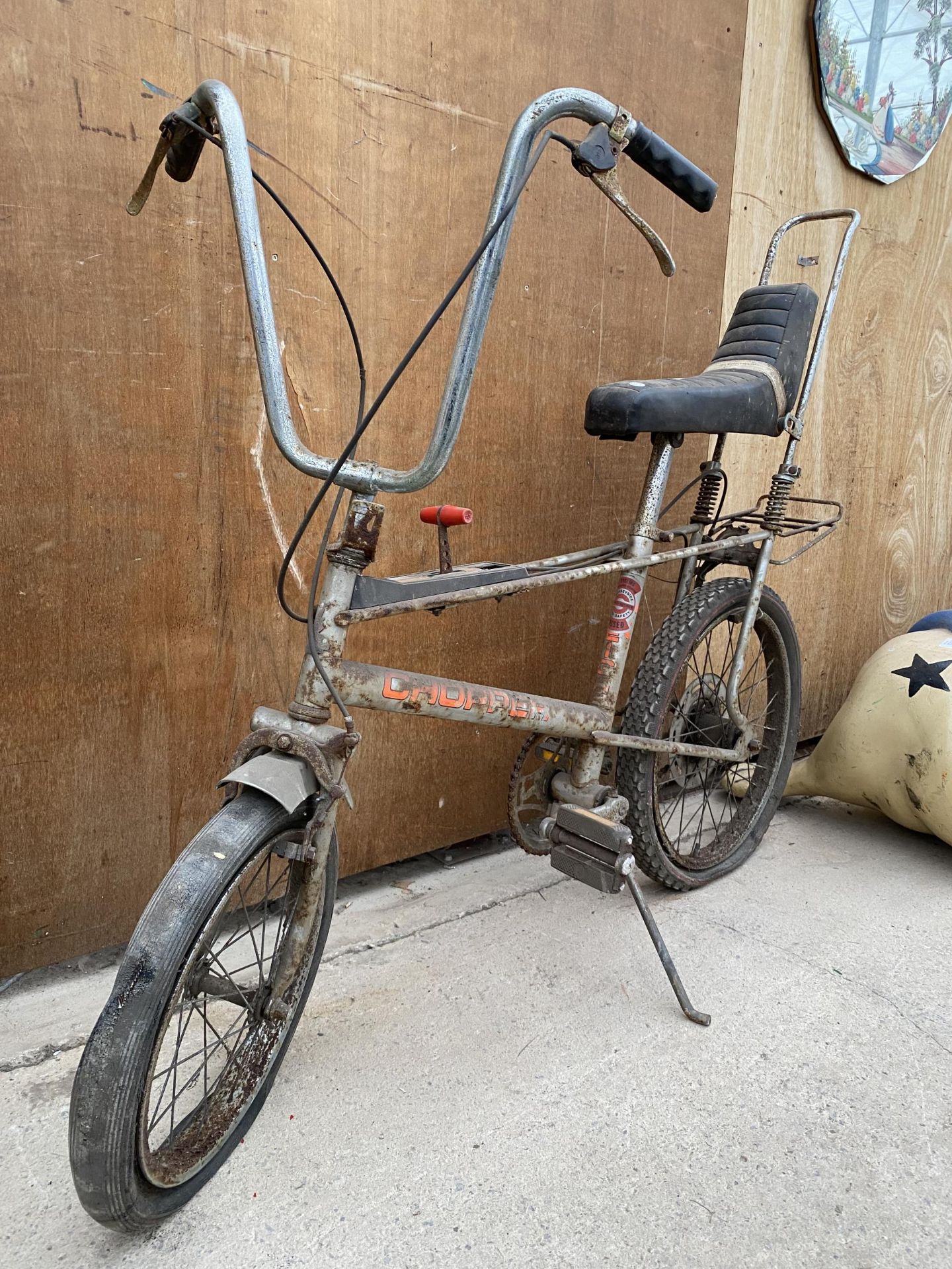 A VINTAGE RALEIGH CHOPPER BIKE - Image 2 of 6