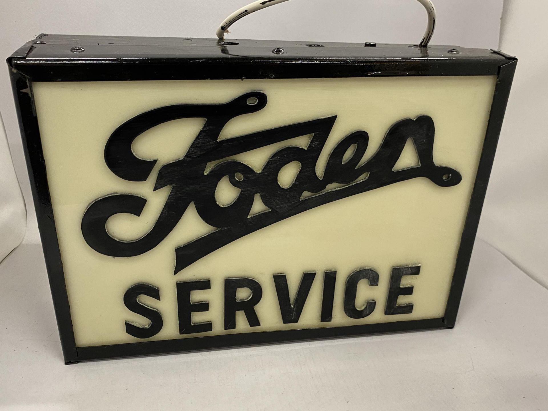 A FODEN SERVICE ILLUMINATED BOX SIGN, 27 X 38 X 10CM