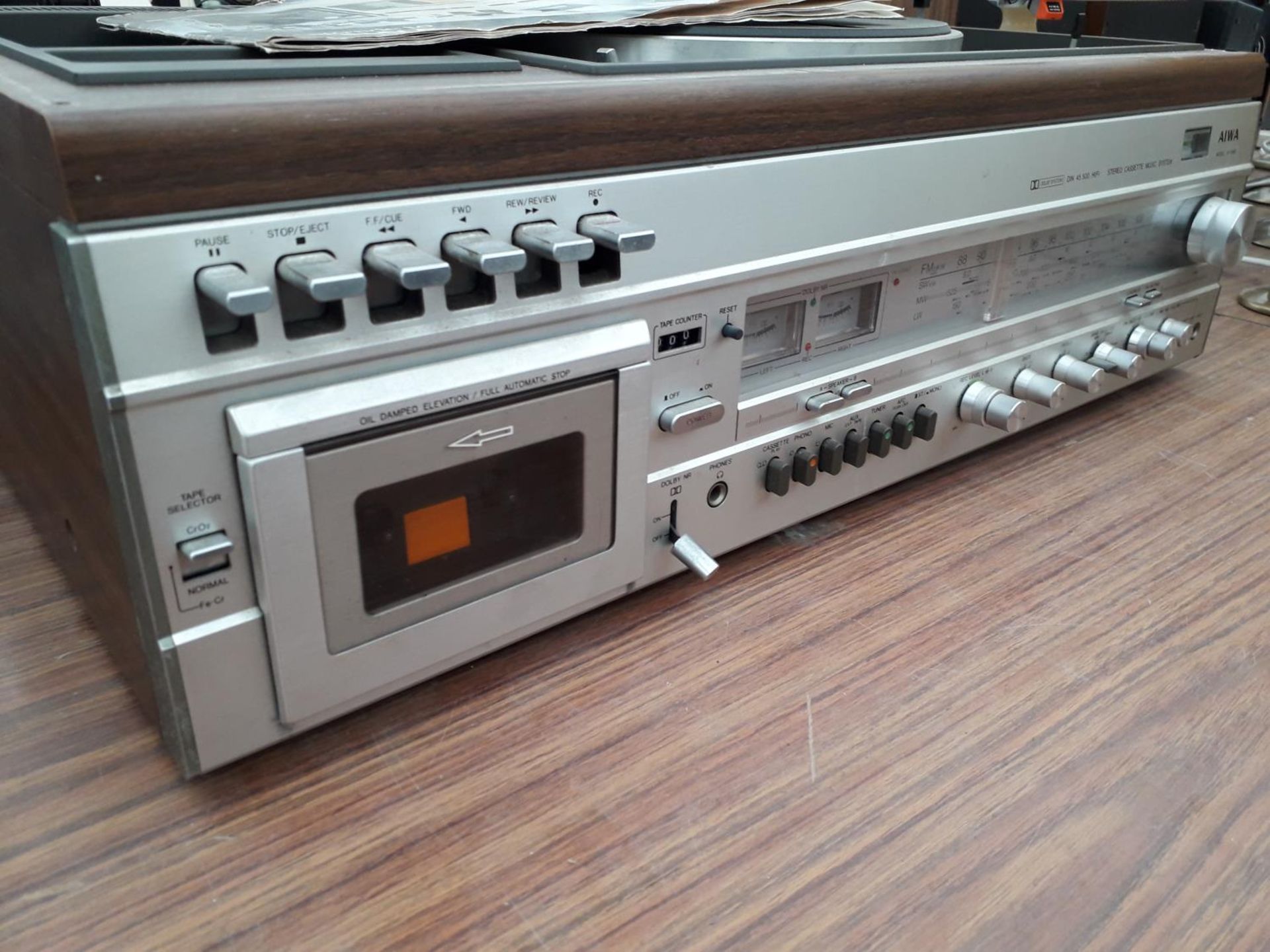 AN AIWA MODEL AF-5090 STEREO CASSETTE MUSIC SYSTEM - Image 3 of 3