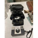 A VINTAGE INSTAMATIC KODAK CAMERA TOGETHER WITH A PAIR OF TASCO ZIP BINOCULARS AND A SMALL PAIR OF