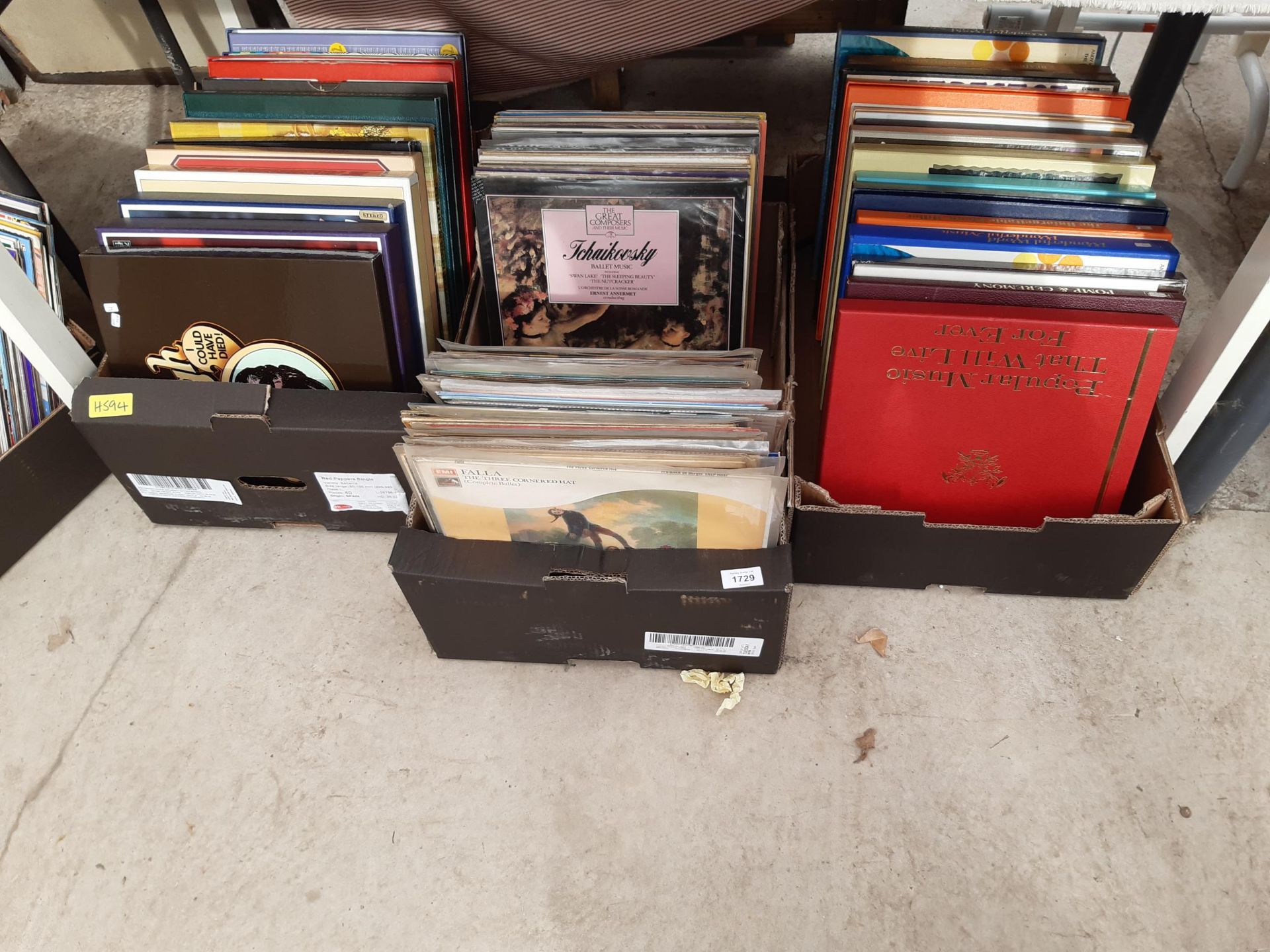A LARGE ASSORTMENT OF LP RECORDS