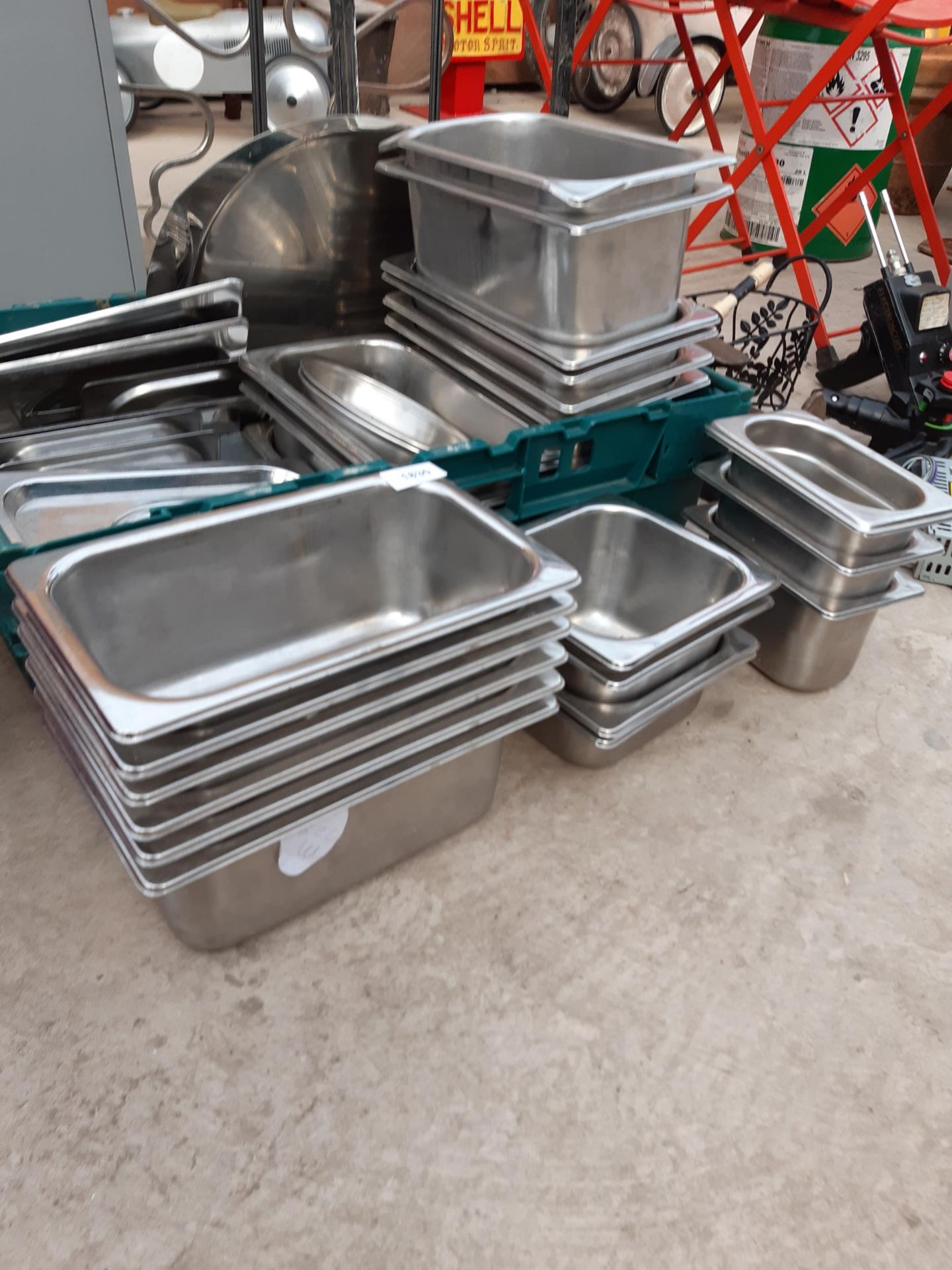 A LARGE QUANTITY OF STAINLESS STEEL KITCHEN ITEMS - Image 2 of 2