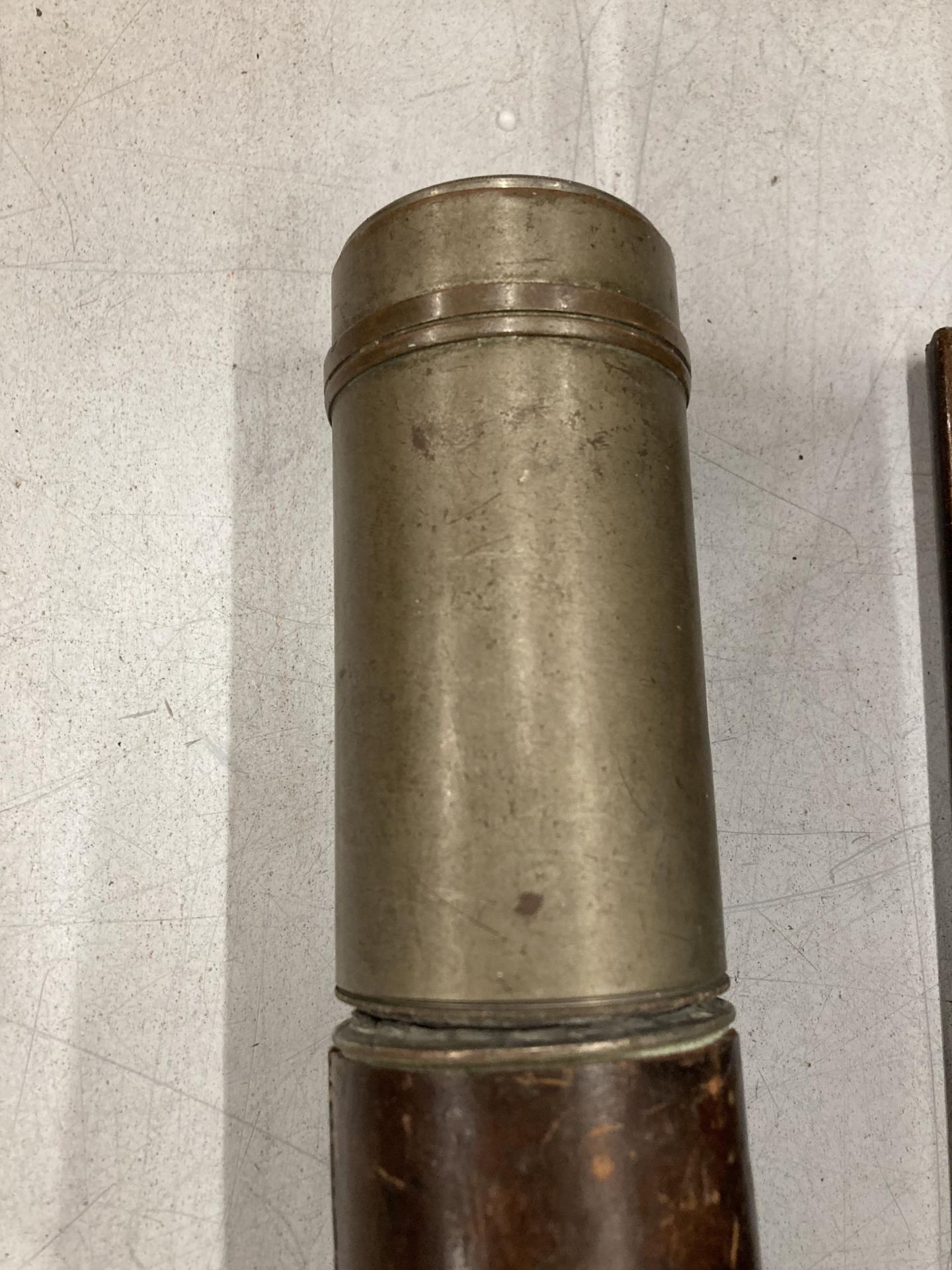A VINTAGE LEATHER BOUND TELESCOPE - Image 2 of 4