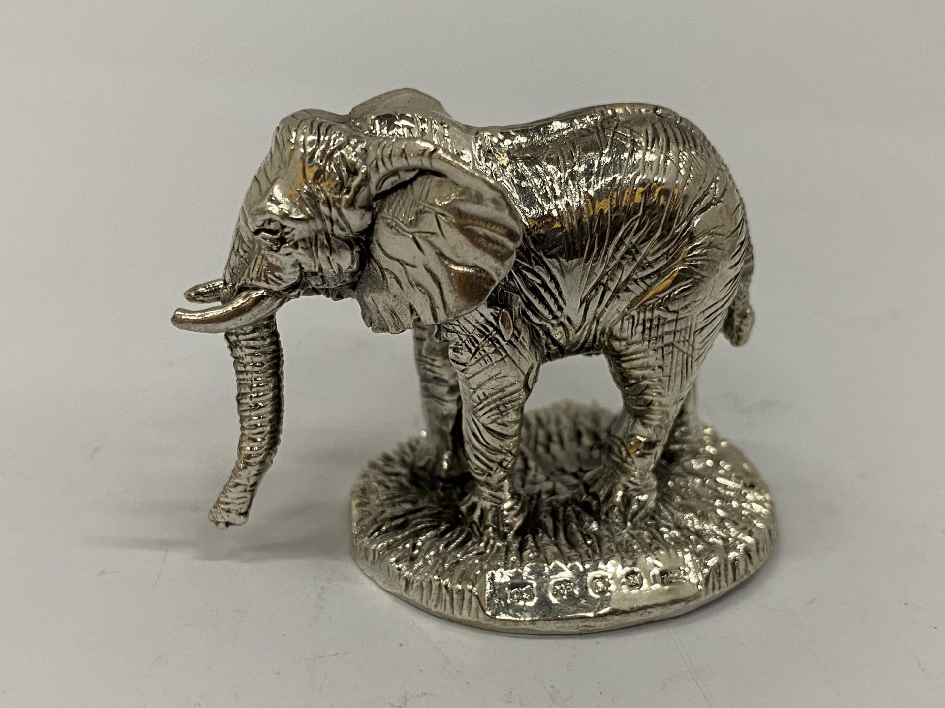 A HALLMARKED SILVER FILLED CAMELOT SILVERWARE LTD ELEPHANT FIGURE - Image 2 of 4