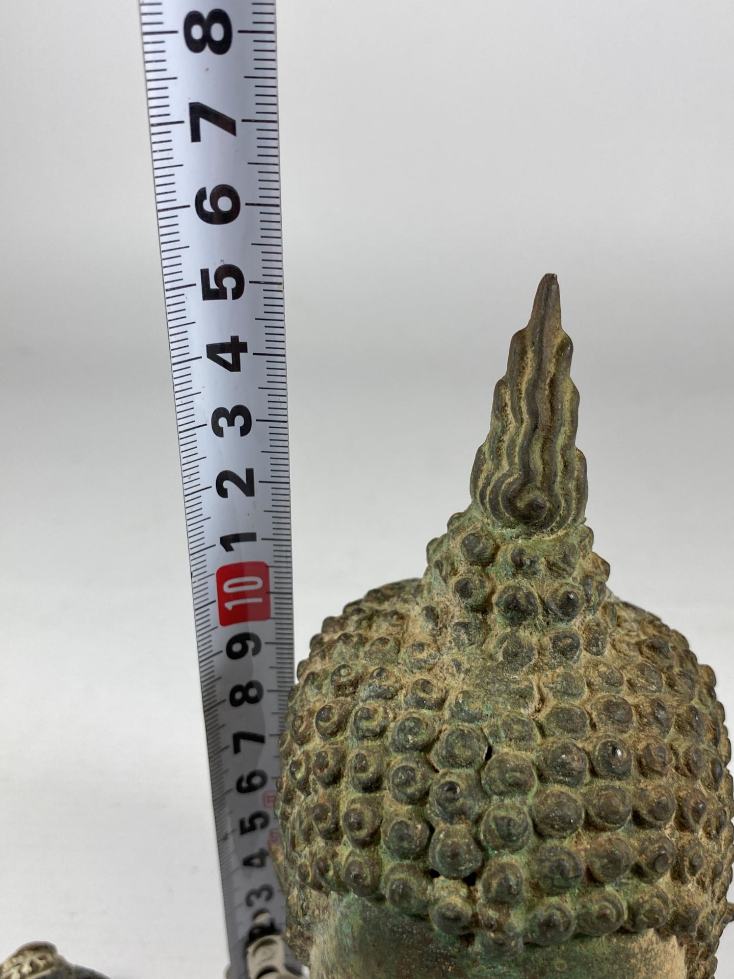 TWO ITEMS TO INCLUDE A ANTIQUE METAL BUDDHA HEAD MODEL, HEIGHT 15CM - Image 6 of 6