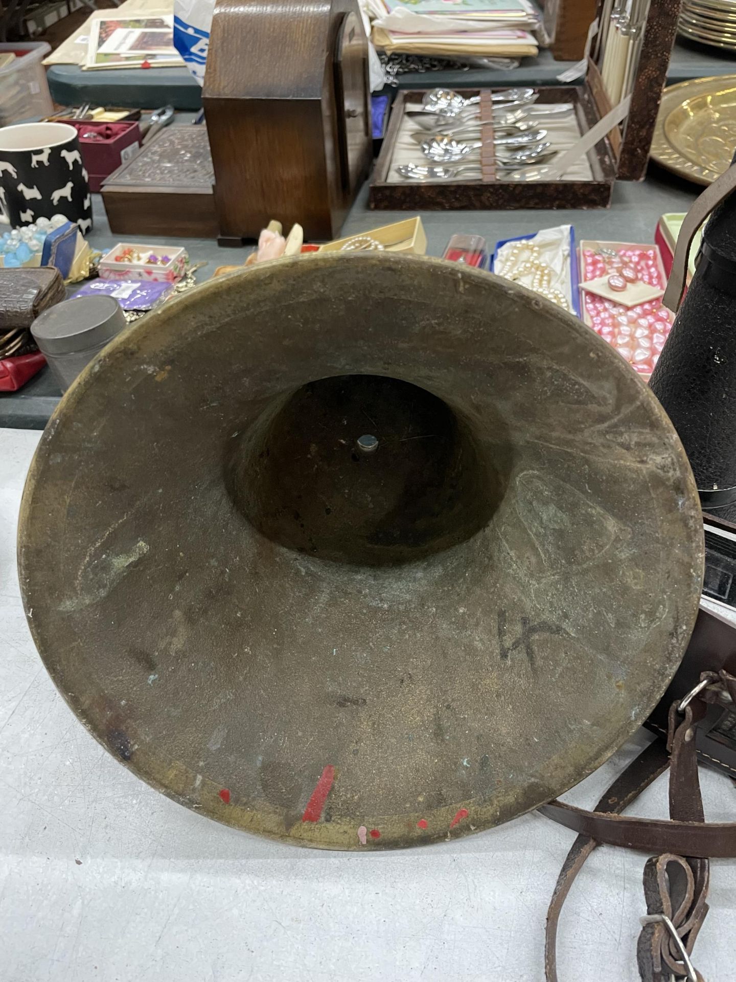 A LARGE BRASS SHIPS BELL - Image 3 of 3