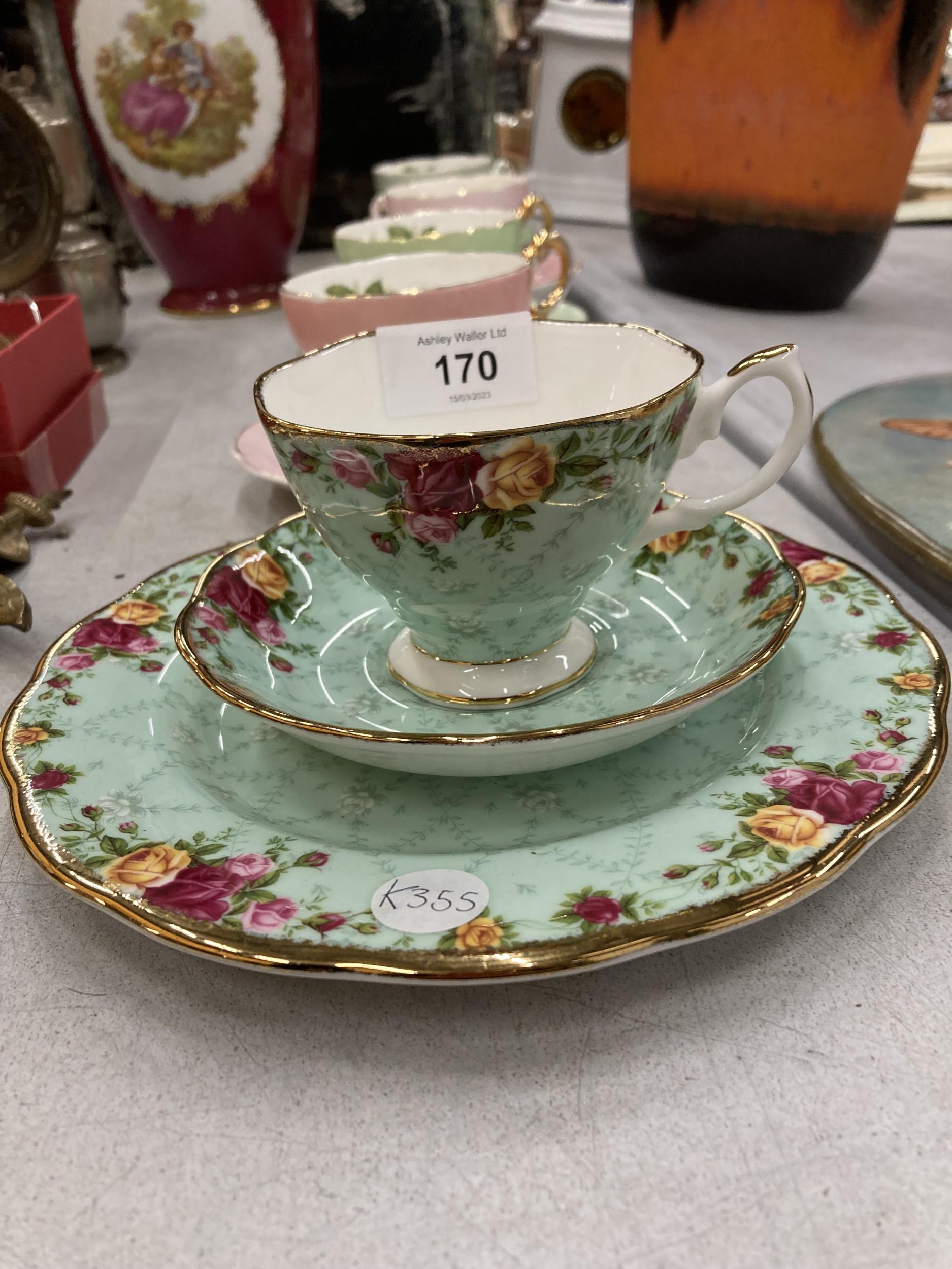 A ROYAL ALBERT 'PEPPERMINT DAMASK' TRIO PLUS FOUR IMPERIAL CHINA CUPS AND SAUCERS - Image 4 of 6