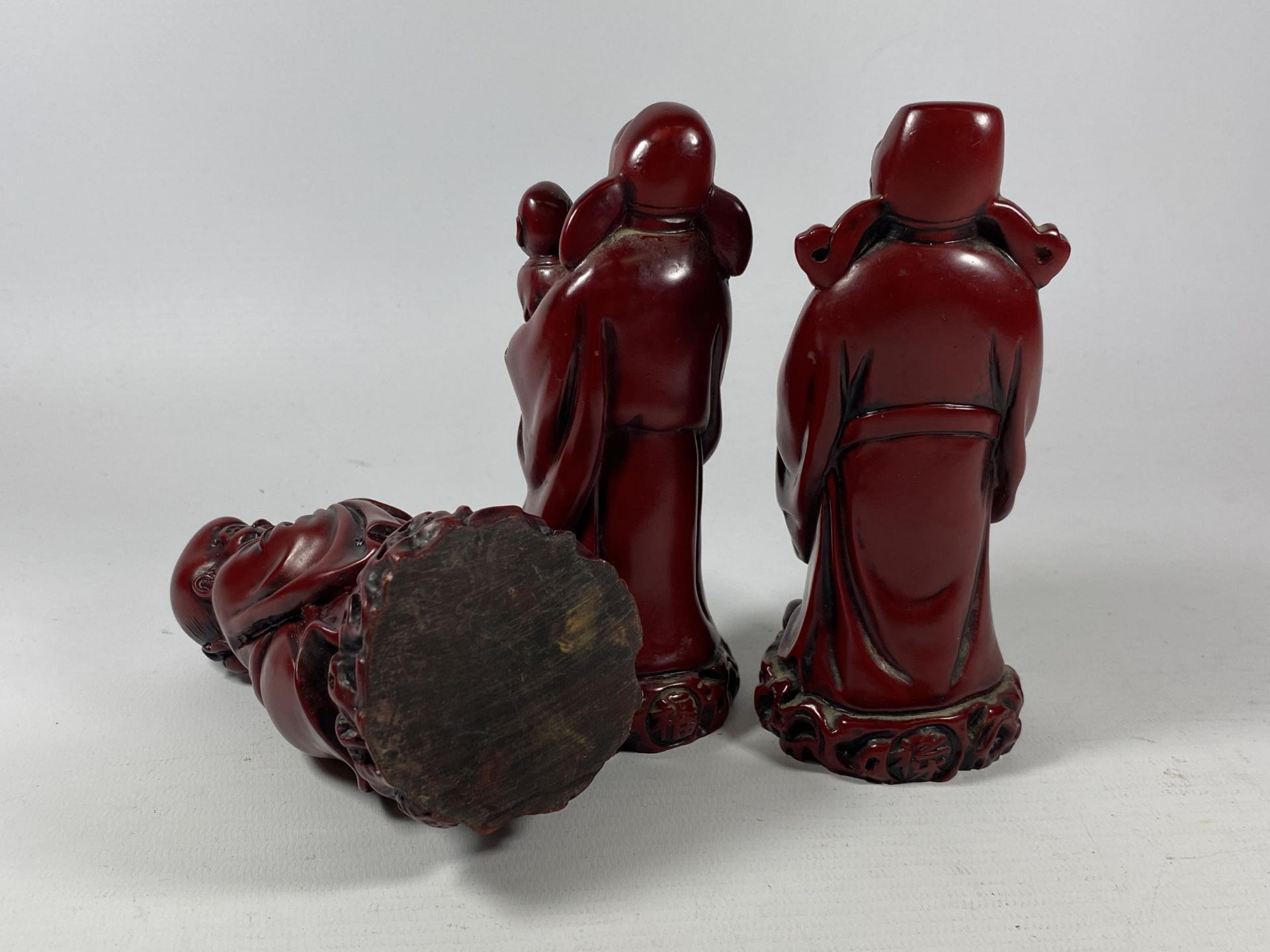 A GROUP OF THREE CHINESE RESIN MODELS OF IMMORTALS, HEIGHT 14CM - Image 2 of 2