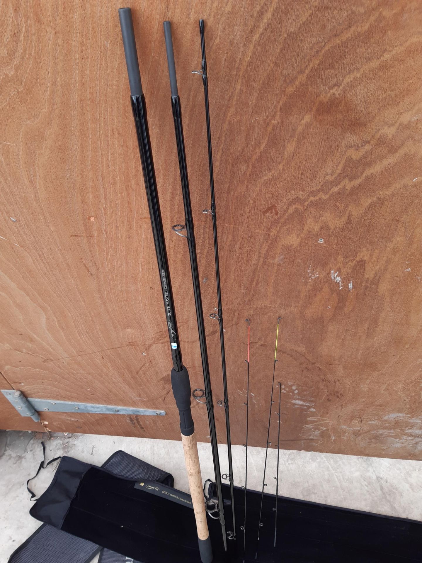 A PRESTON INNOVATION CARBON ACTIDE FISHING ROD, A DUTCHMASTER 13FT 2" FEEDER 80GMS AND THREE TIPS. - Image 4 of 8