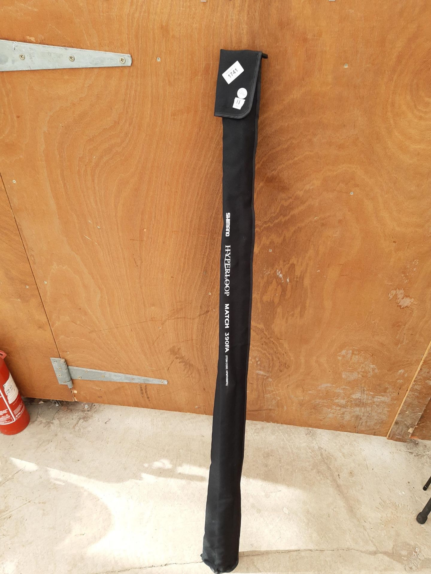 AN UNUSED AS NEW 13FT THREE SECTION SHIMANO HYPERLOOP MATCH 390FA FISHING ROD