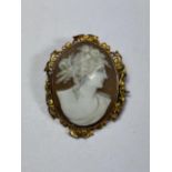 A 9CT GOLD MOUNTED CAMEO BROOCH