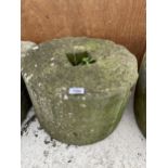 A ROUND YORK STONE GARDEN PLANTER (D:42CM H:28CM)