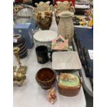 A MIXED LOT TO INCLUDE A PAIR OF VICTORIAN VASES, A LARGE WEDGWOOD 'CHINESE LEGEND' BOWL, RETRO