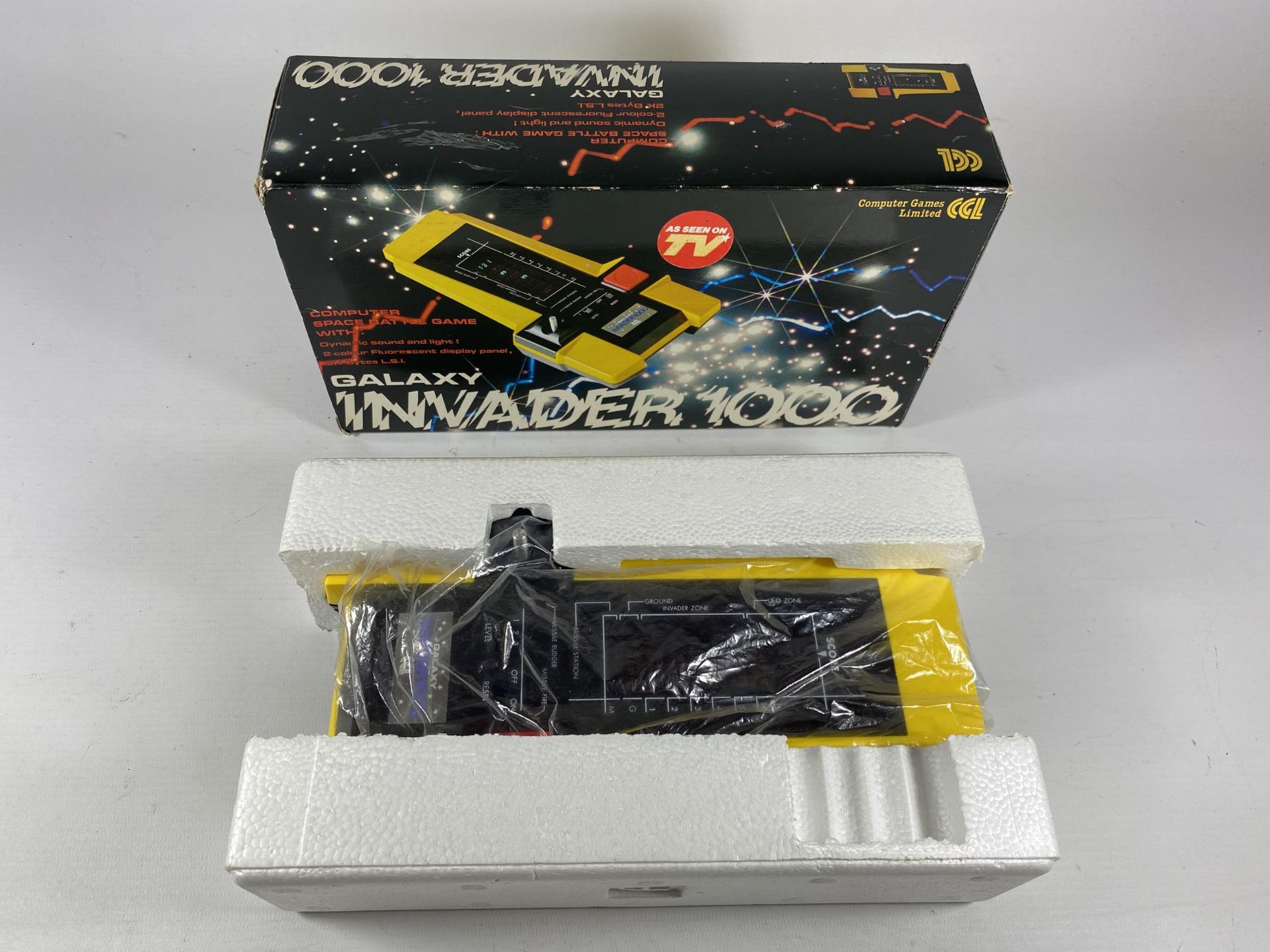 A BOXED RETRO CGL GALAXY INVADER 1000 ARCADE GAME