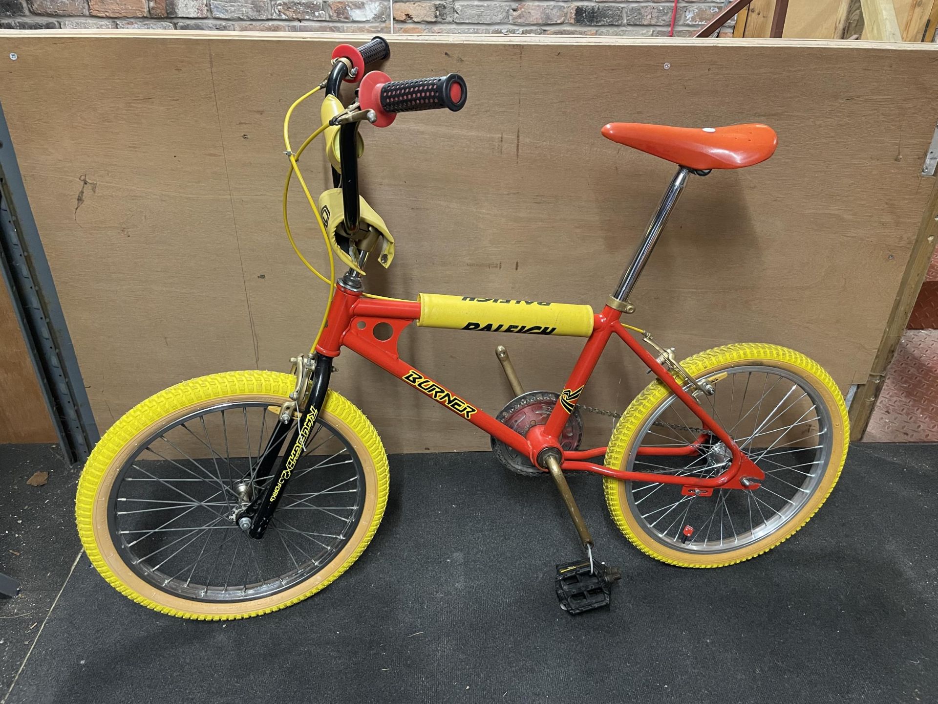 A RARE RETRO RED COASTER MARK 1 RALEIGH BURNER BIKE WITH PEDAL BACK BRAKES SEEN FULLY WORKING BUT NO