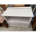 A MODERN PAINTED TV STAND, 39.5" WIDE