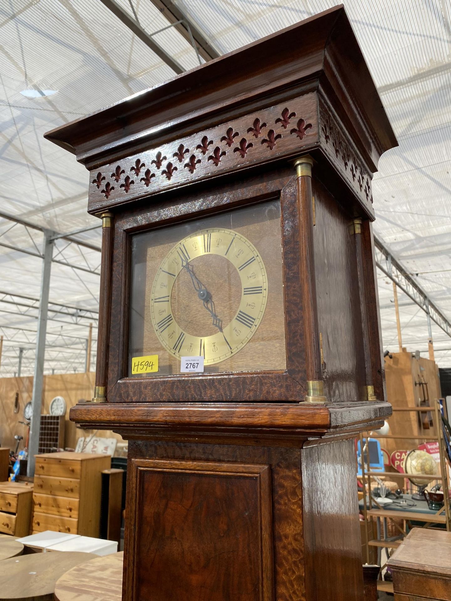 A REPRODUCTION LONG CASE CLOCK WITH BULLSEYE GLASS - Image 2 of 6