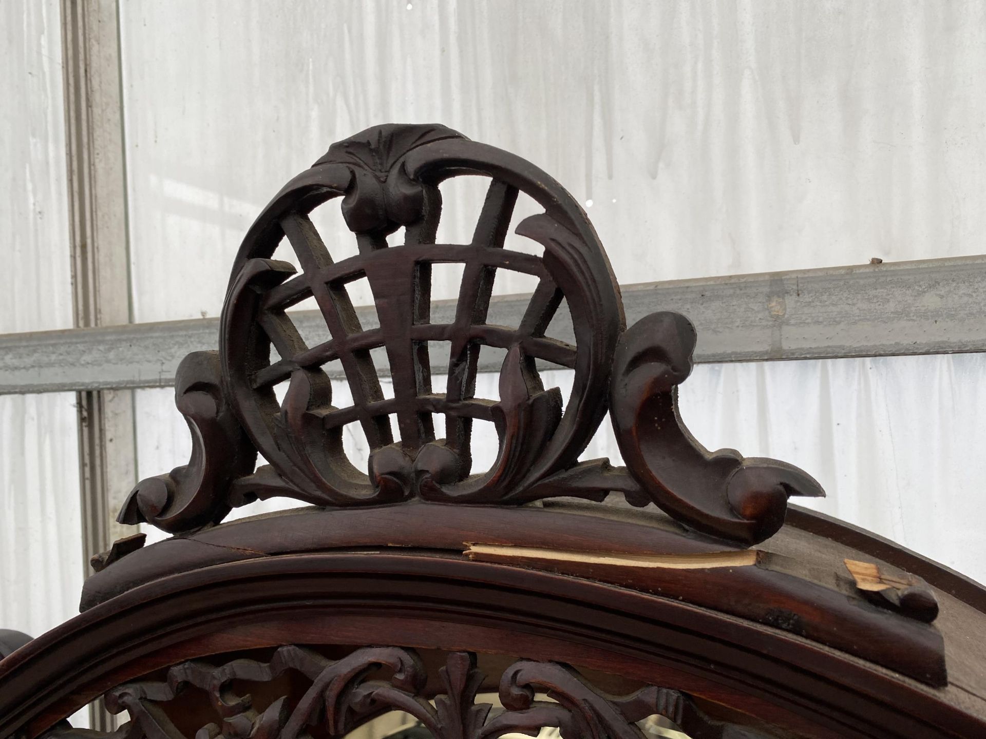 AN EDWARDIAN MAHOGANY AND INLAID DOUBLE BOWFRONTED CHINA CABINET, 55" WIDE - Image 6 of 8