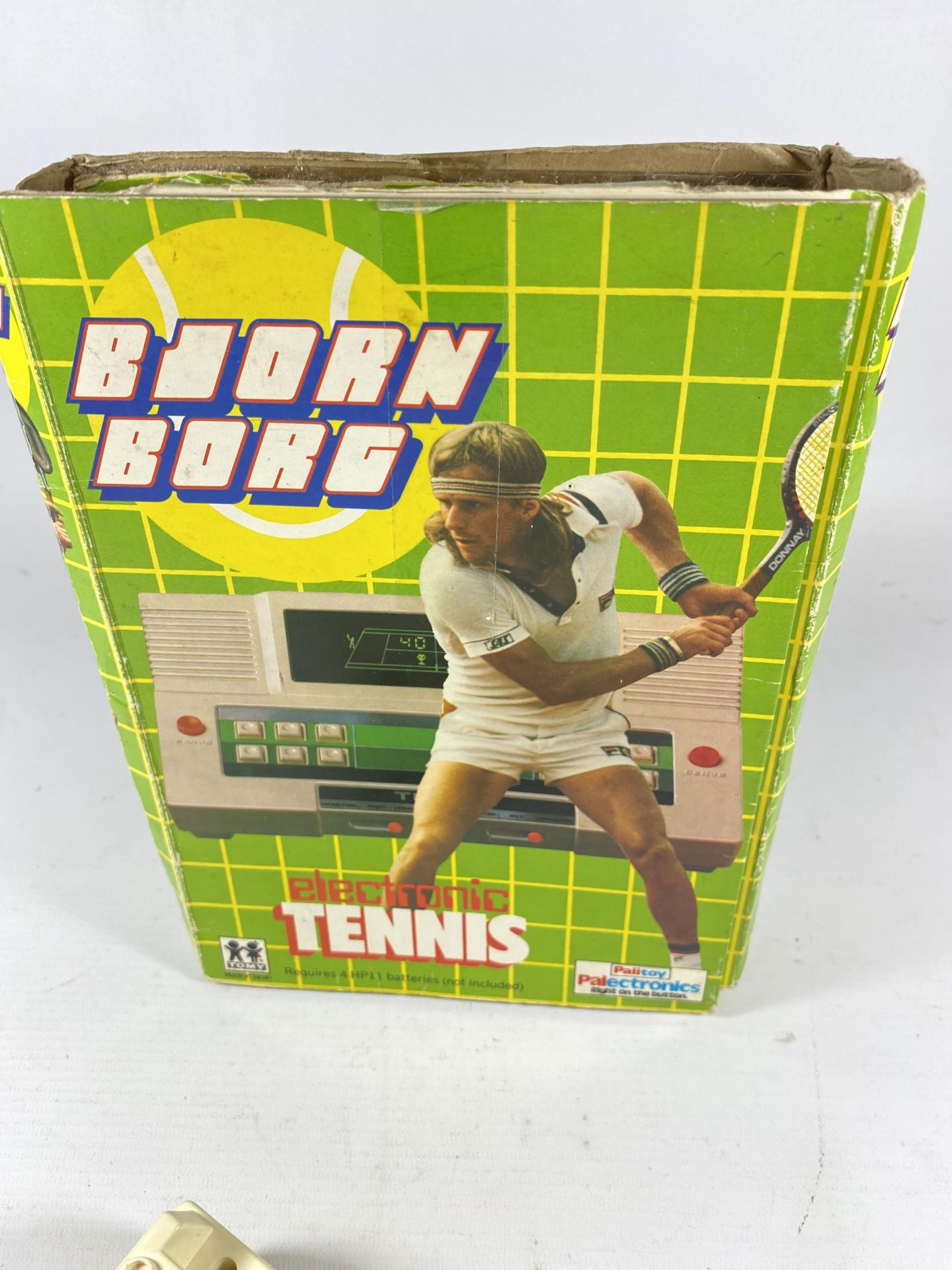 A BOXED RETRO BJORN BORG ELECTRONIC TENNIS GAME - Image 3 of 3