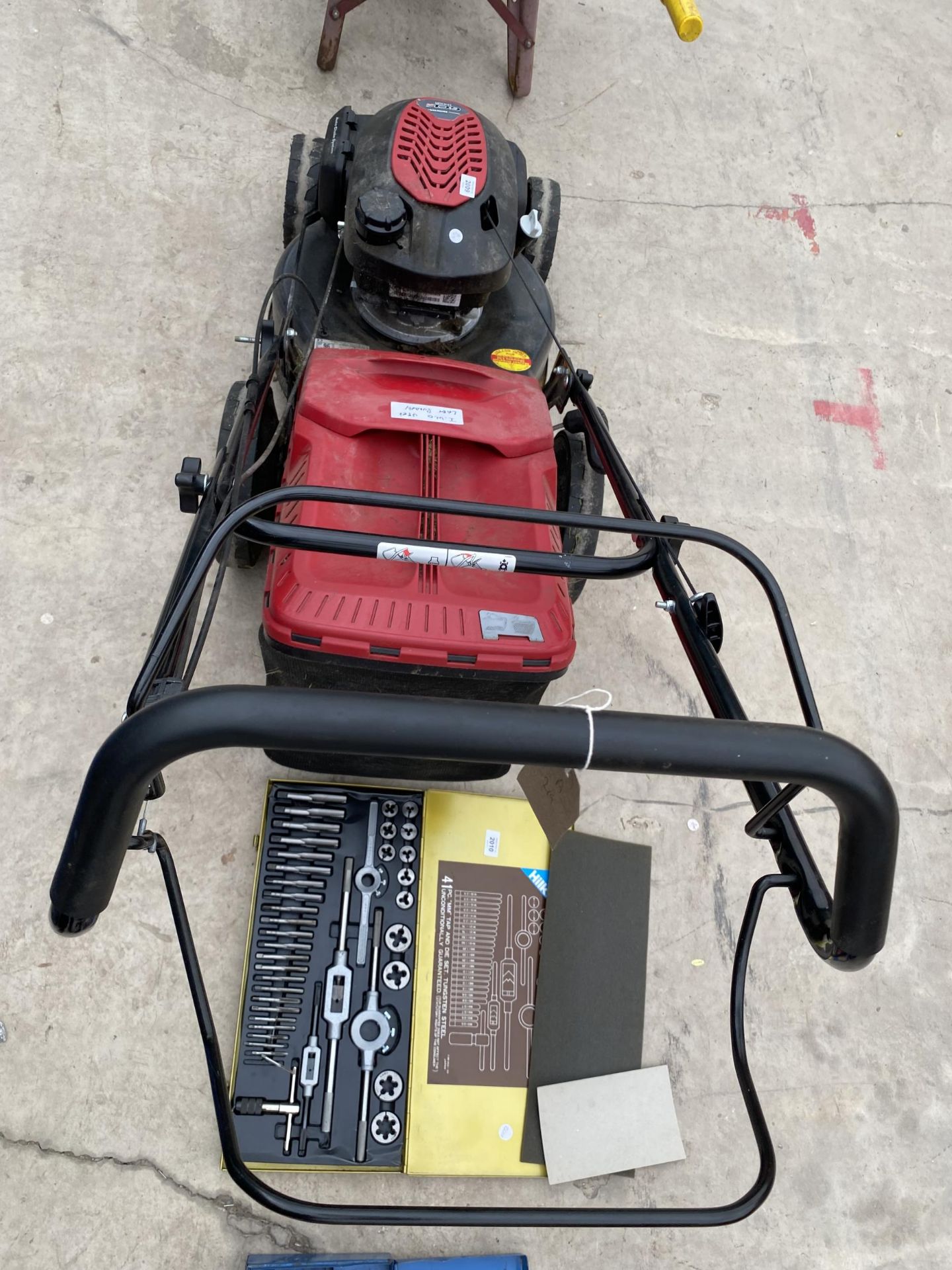 A MOUNTFIELD SP46 ELITE LAWN MOWER WITH GCV 145 WITH GRASS BOX, BELIEVED WORKING ORDER BUT NO - Image 3 of 3