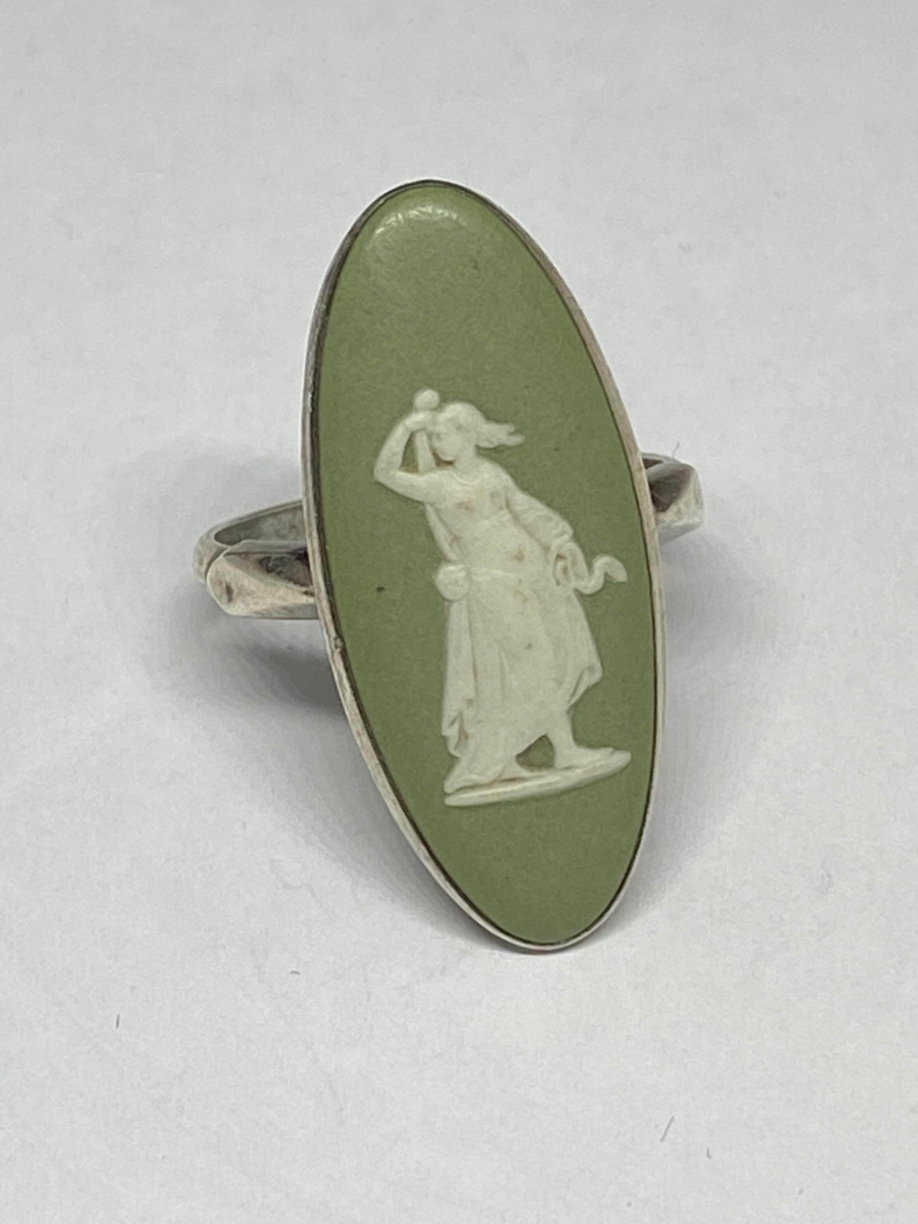 A JASPERWARE RING AND BROOCH - Image 3 of 3