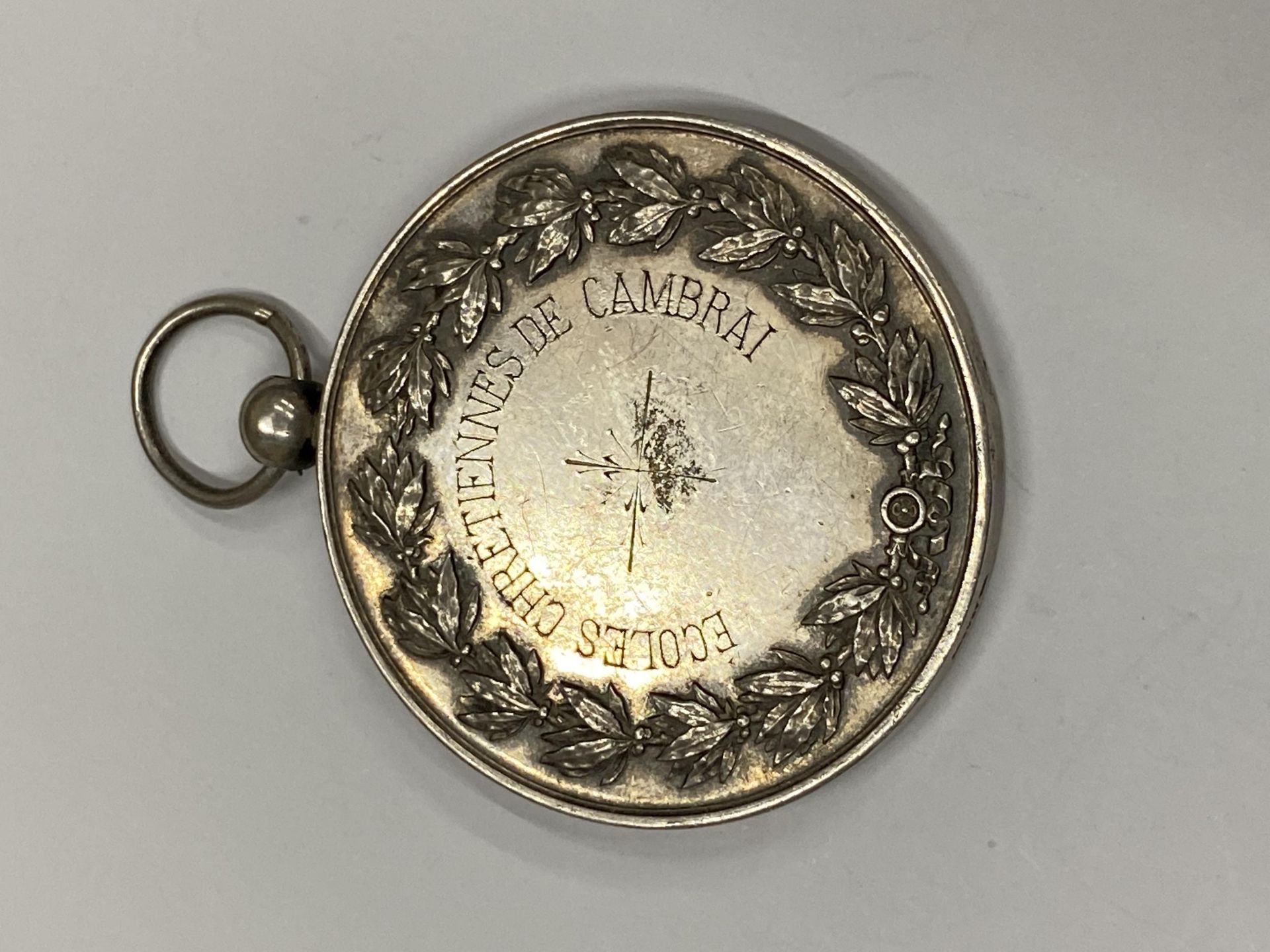 A 19TH CENTURY SILVER FRENCH 1ST PRIZE FOR DRAWING MEDAL FROM CAMBRAI CHRISTIAN SCHOOL, WEIGHT 52G - Image 3 of 3