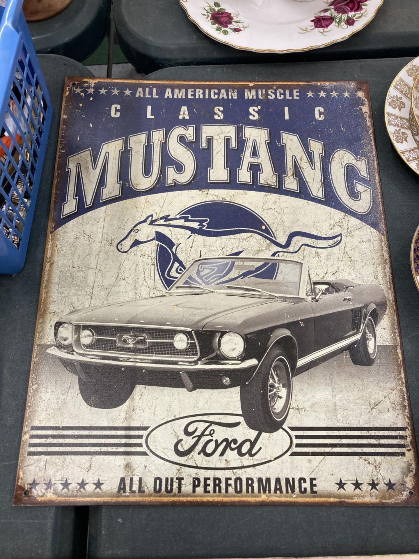 A FORD MUSTANG TIN SIGN 32CM X 40CM