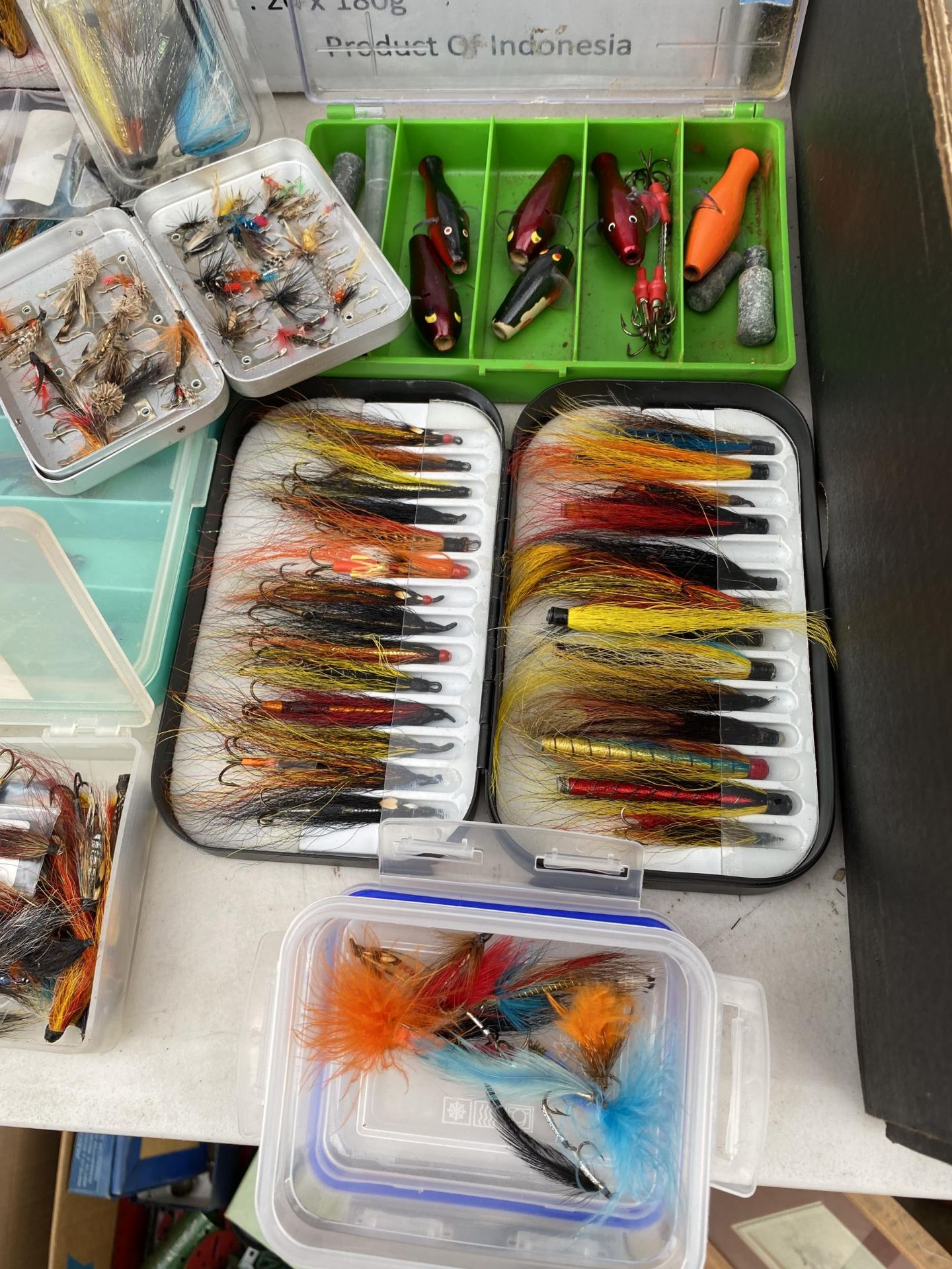 A LARGE SELECTION OF FISHING FLIES, SALMON, TROUT AND TUBE FLIES TO INCLUDE SOME IN WHEATLEY BOXES - Image 3 of 4
