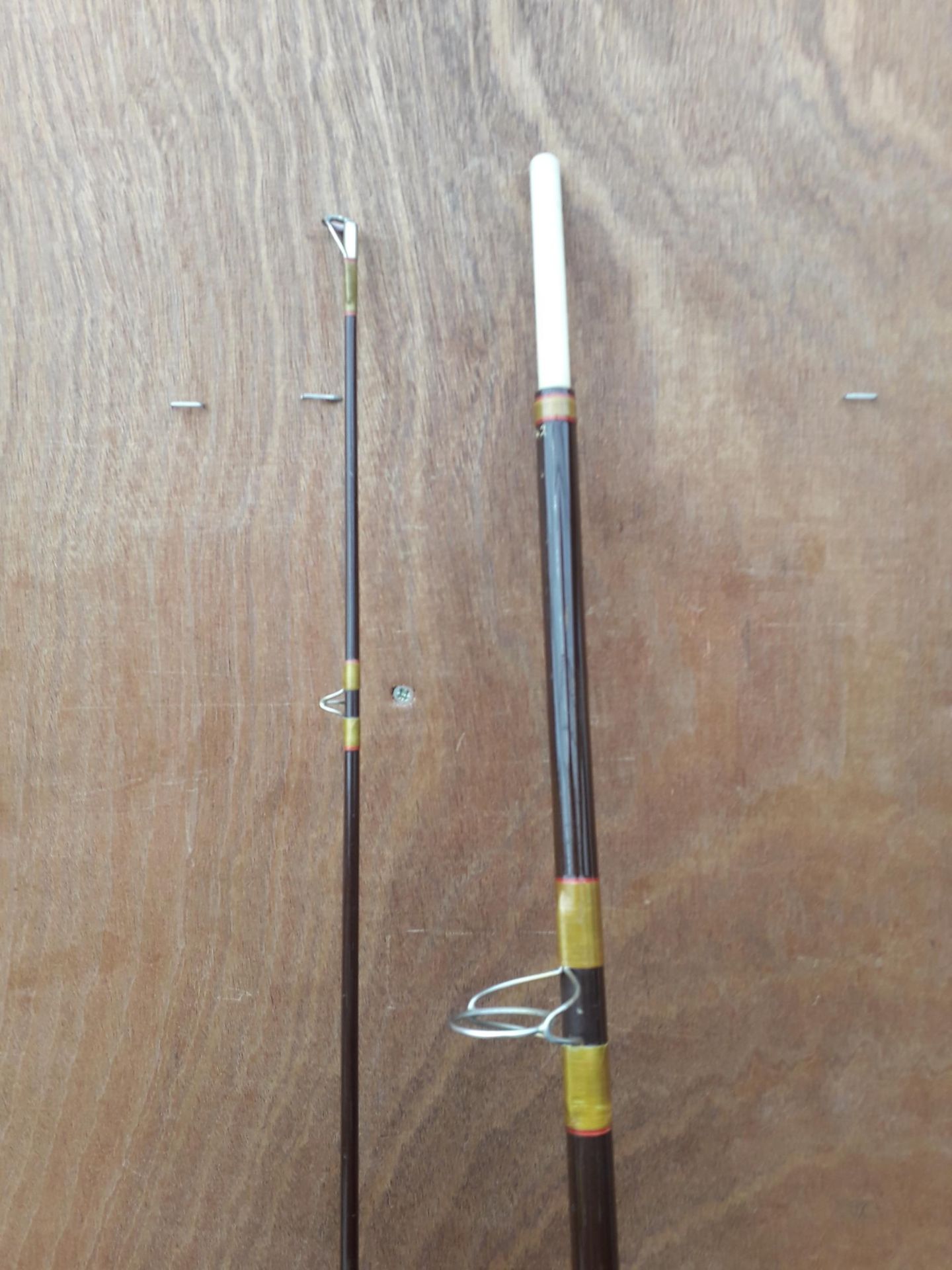 A HARDY JET 9.5' FIBALITE SPINING FISHING ROD IN ORIGINAL BAG - Image 2 of 4