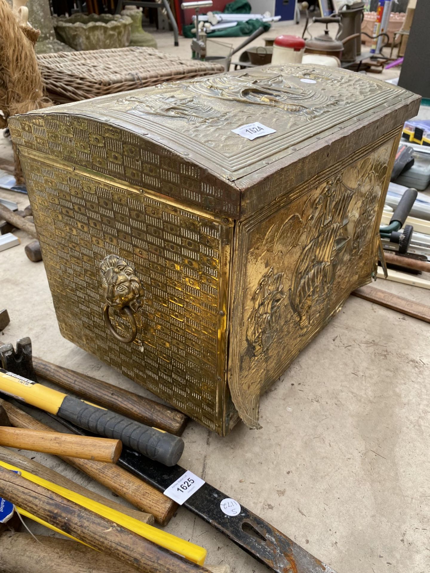 A BRASS COVERED LOG BOX - Image 2 of 3