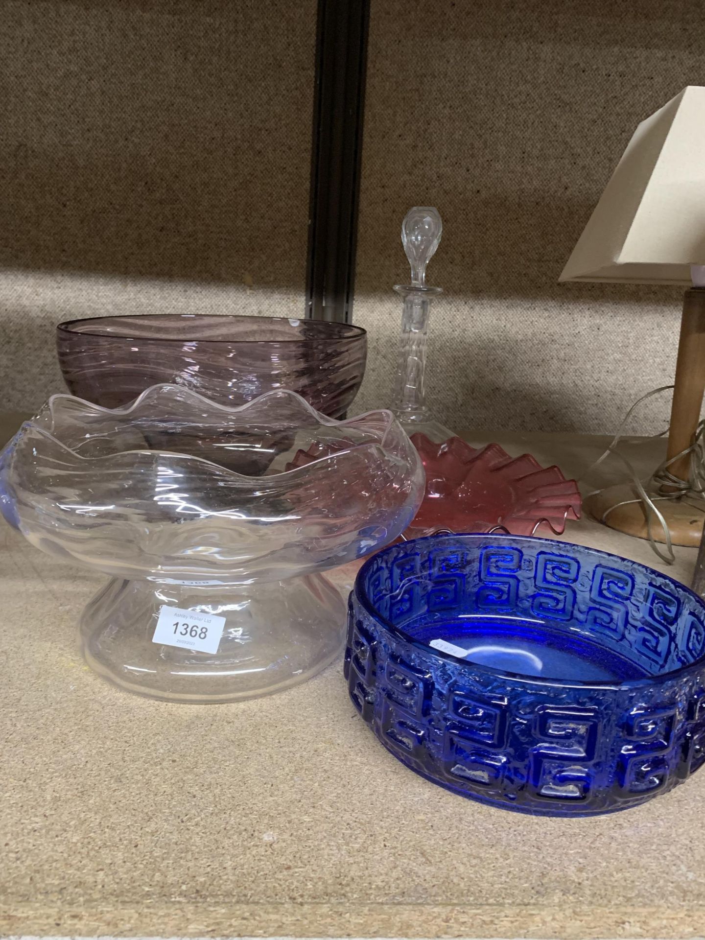 FIVE LARGE PIECES OF GLASSWARE TO INCLUDE A PURPLE OWL, CLEAR FOOTED BOWL WITH FLUTED EDGE,