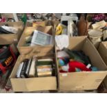 AN ASSORTMENT OF HOUSEHOLD CLEARANCE ITEMS TO INCLUDE BOOKS AND KITCHEN ITEMS ETC