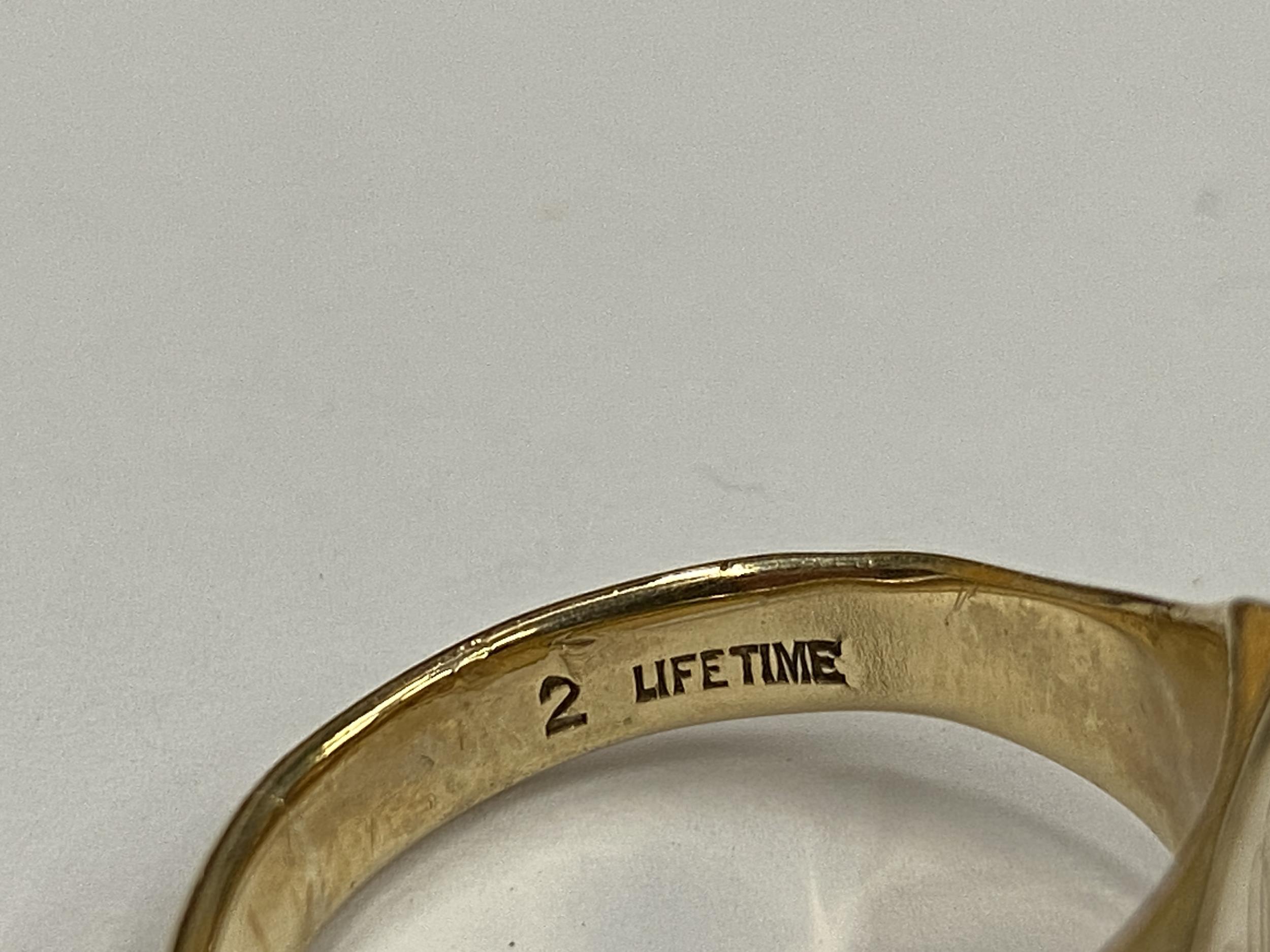 A 9CT YELLOW GOLD GENTS SIGNET RING, SIZE T, WEIGHT 6.89G - Image 3 of 5