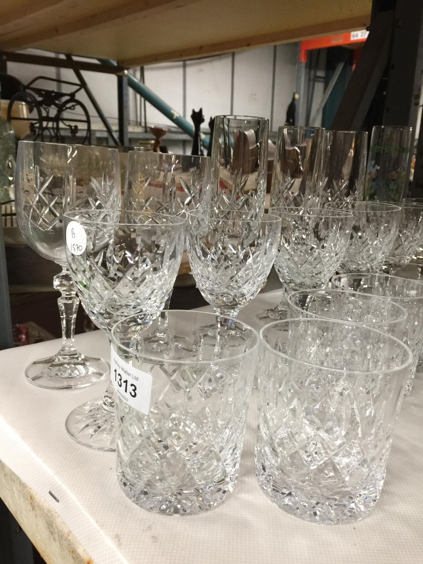 A QUANTITY OF CRYSTAL WINE GLASSES, FLUTES AND TUMBLERS - Image 3 of 3