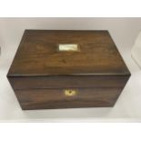 A VICTORIAN ROSEWOOD JEWELLERY BOX WITH MOTHER OF PEARL DESIGN & RED SILK INTERIOR AND SECRET SIDE