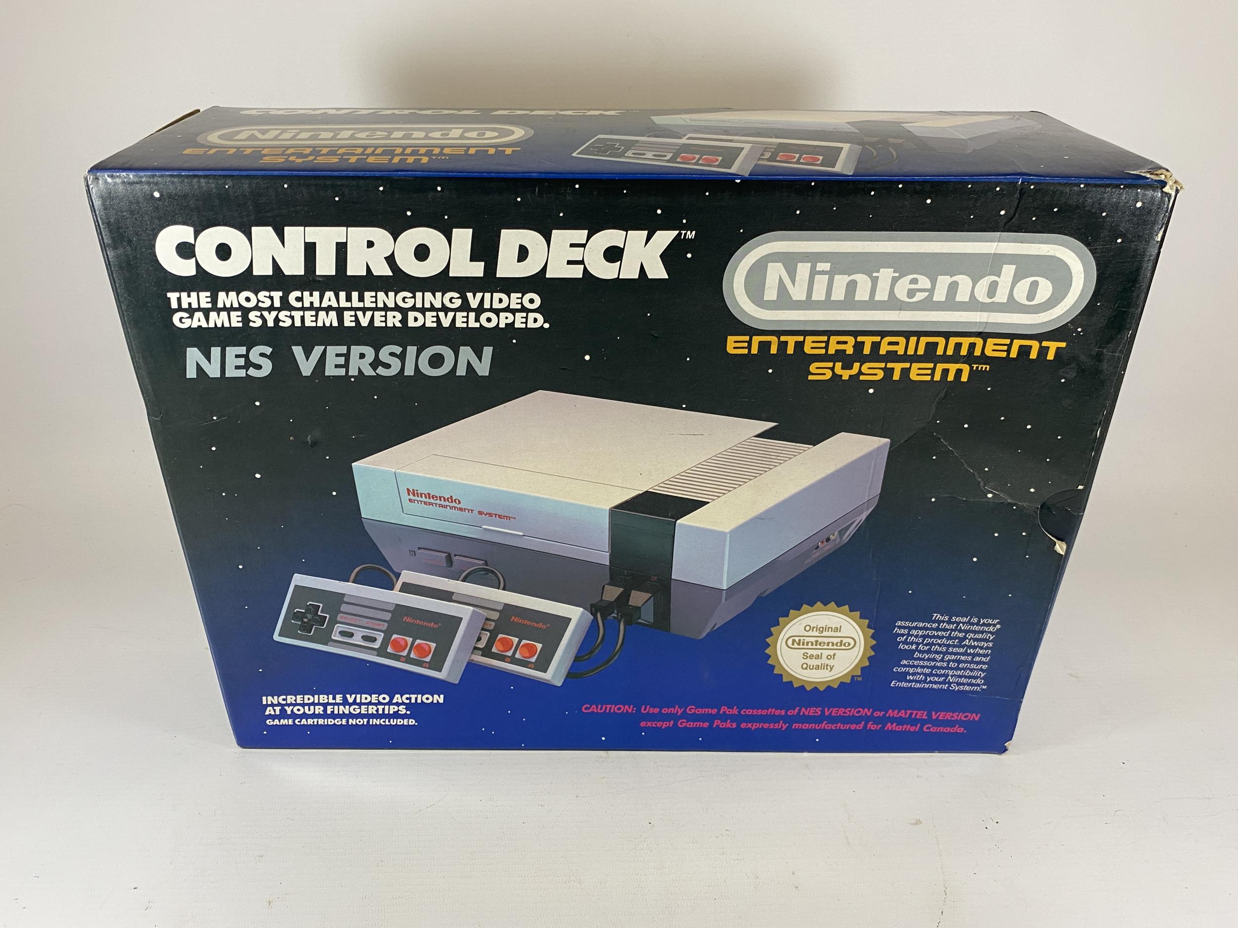 A BOXED RETRO NINTENDO CONTROL DECK NES VERSION ENTERTAINMENT SYSTEM CONSOLE