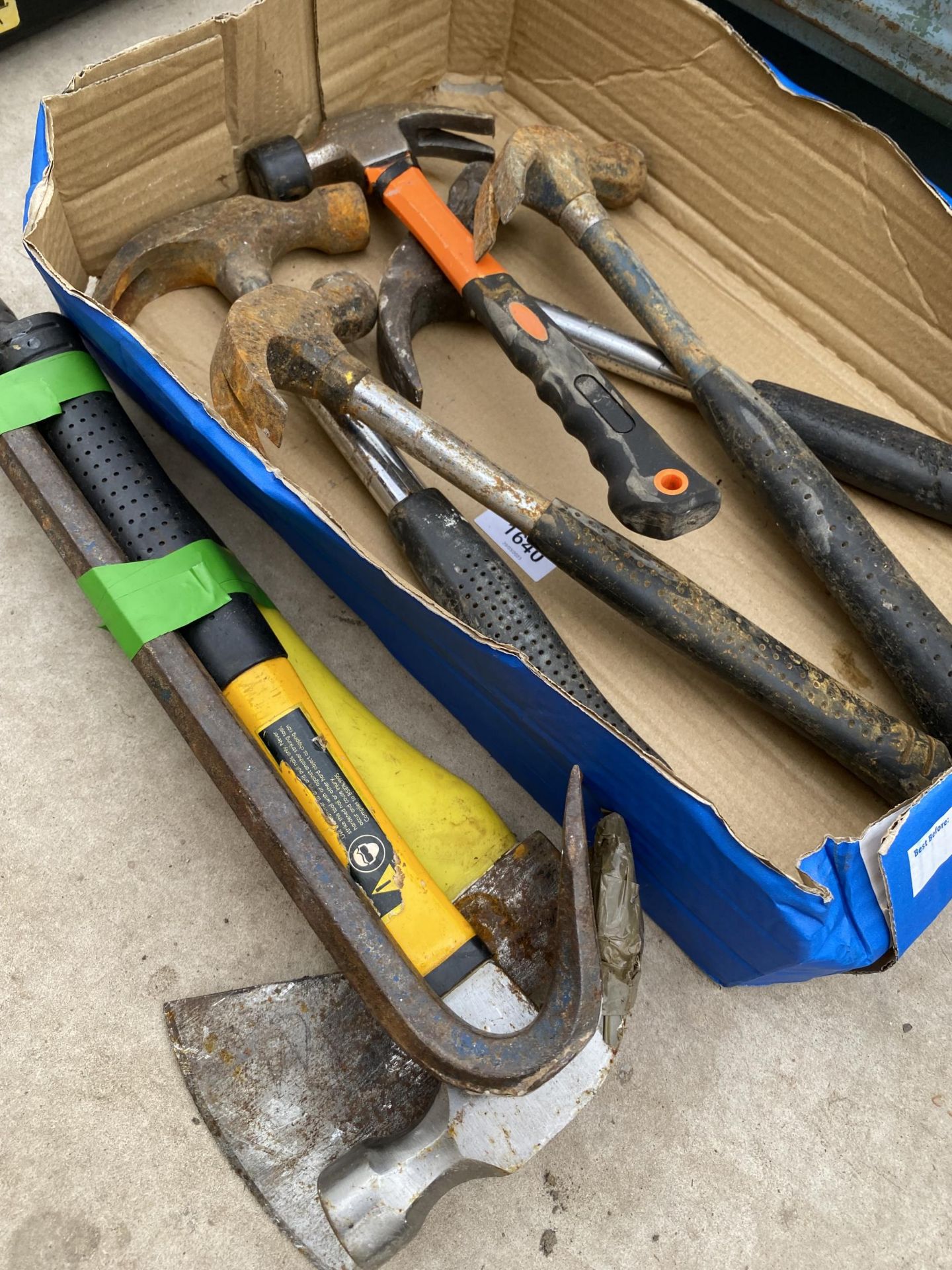 AN ASSORTMENT OF TOOLS TO INCLUDE HAMMERS, CROW BAR AND SPANNERS ETC - Image 2 of 3