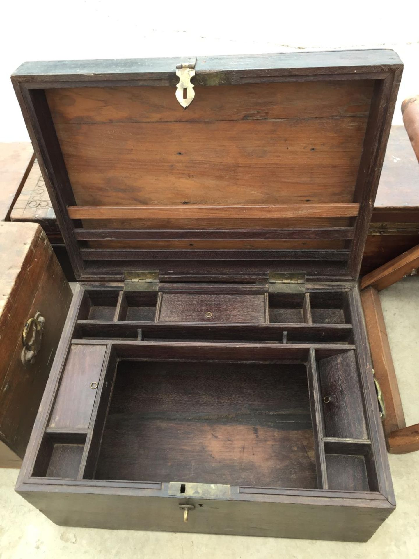 AN INDIAN HARDWOOD WRITING BOX WITH BRASS FITTINGS, 21" WIDE - Image 3 of 3