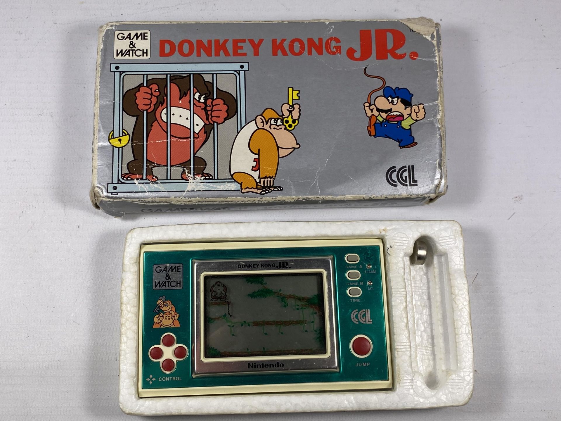 A RETRO BOXED CGL NINTENDO DONKEY KONG JR GAME & WATCH