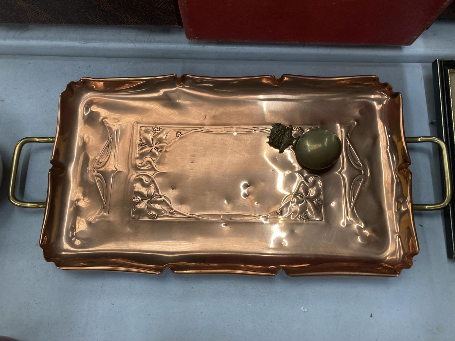 A COPPER ARTS AND CRAFTS/ART NOUVEAU TRAY AND A COPPER TEA CADDY - Image 3 of 3