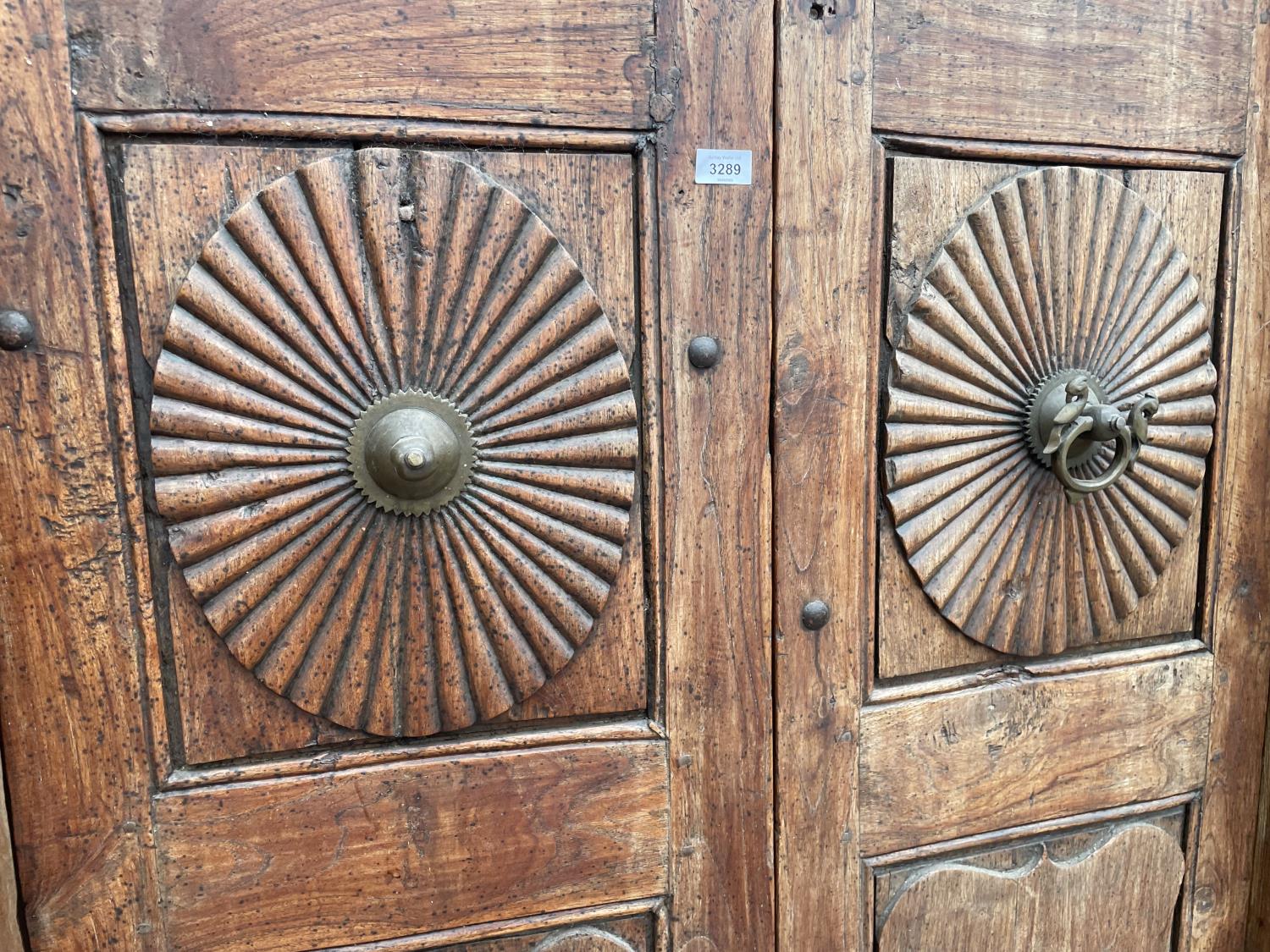 A PAIR OF INDIAN HARDWOOD DOORS WITH DECORATED PANELS + BRASS FITTINGS, 90 X 54" TO INCLUDE FRAME - Image 4 of 5