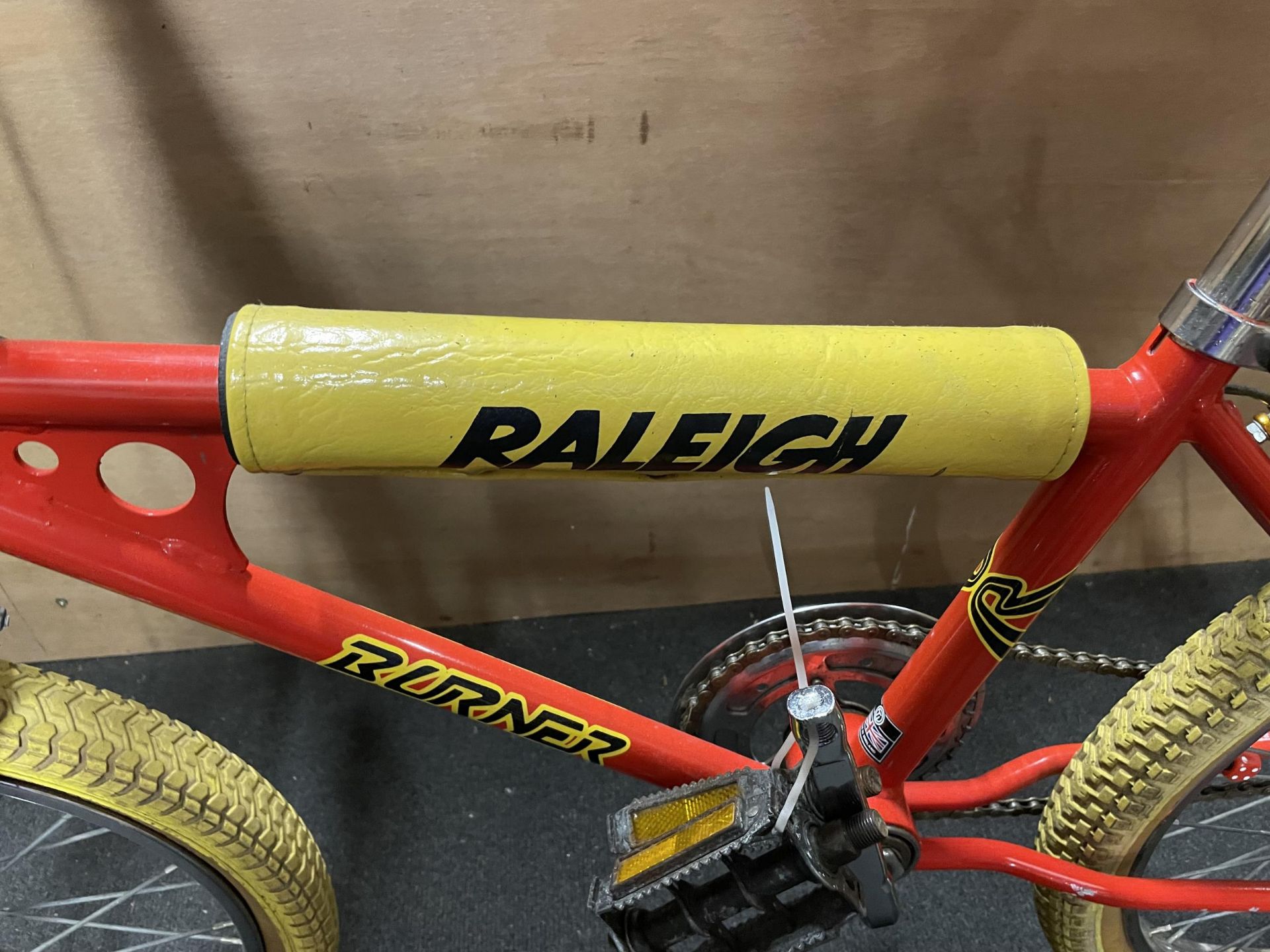 A RETRO 1980'S RED MARK 1 RALEIGH BURNER BIKE - Image 2 of 5