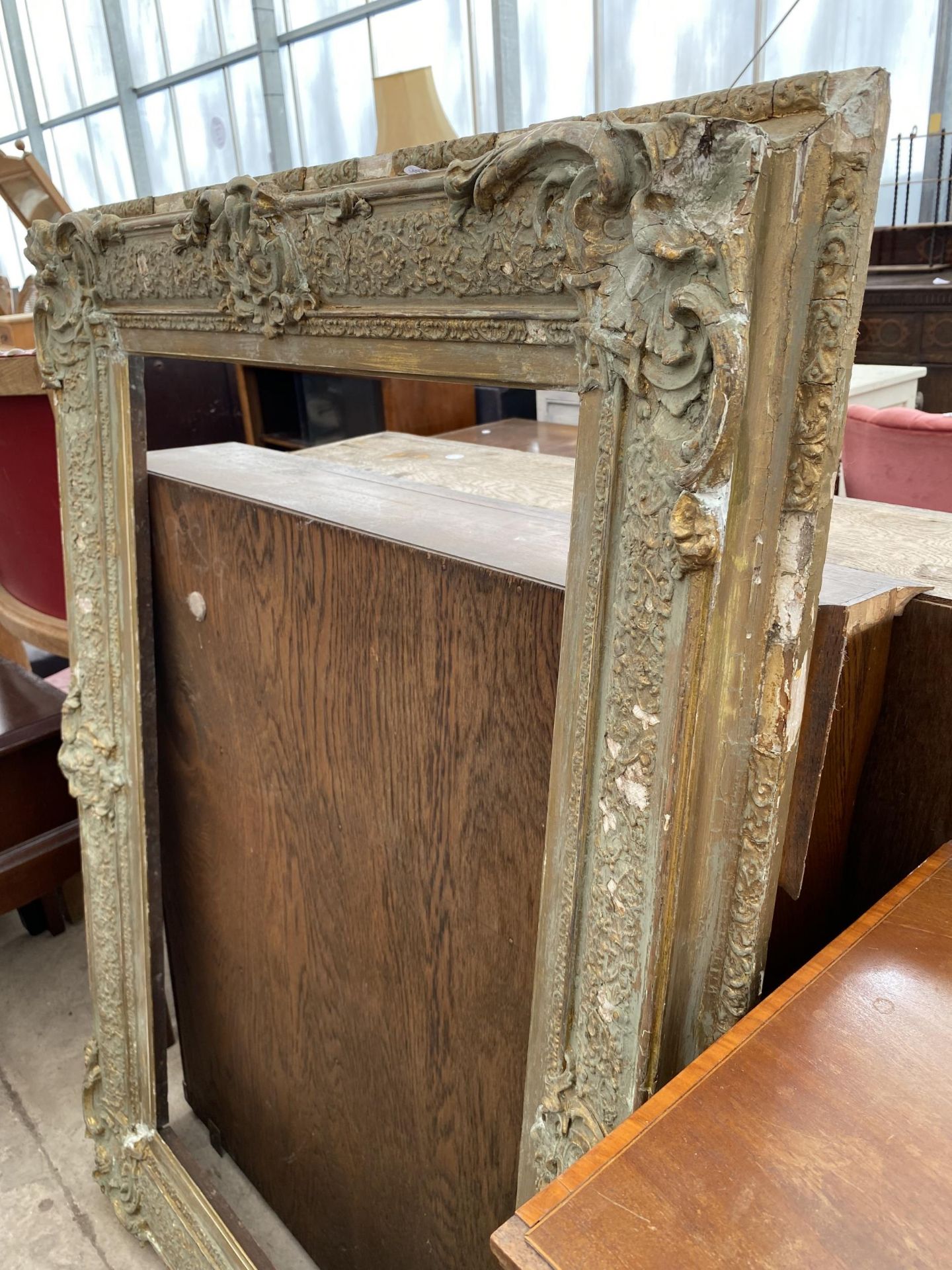 A GILT PICTURE FRAME, 46X34" - Image 2 of 3