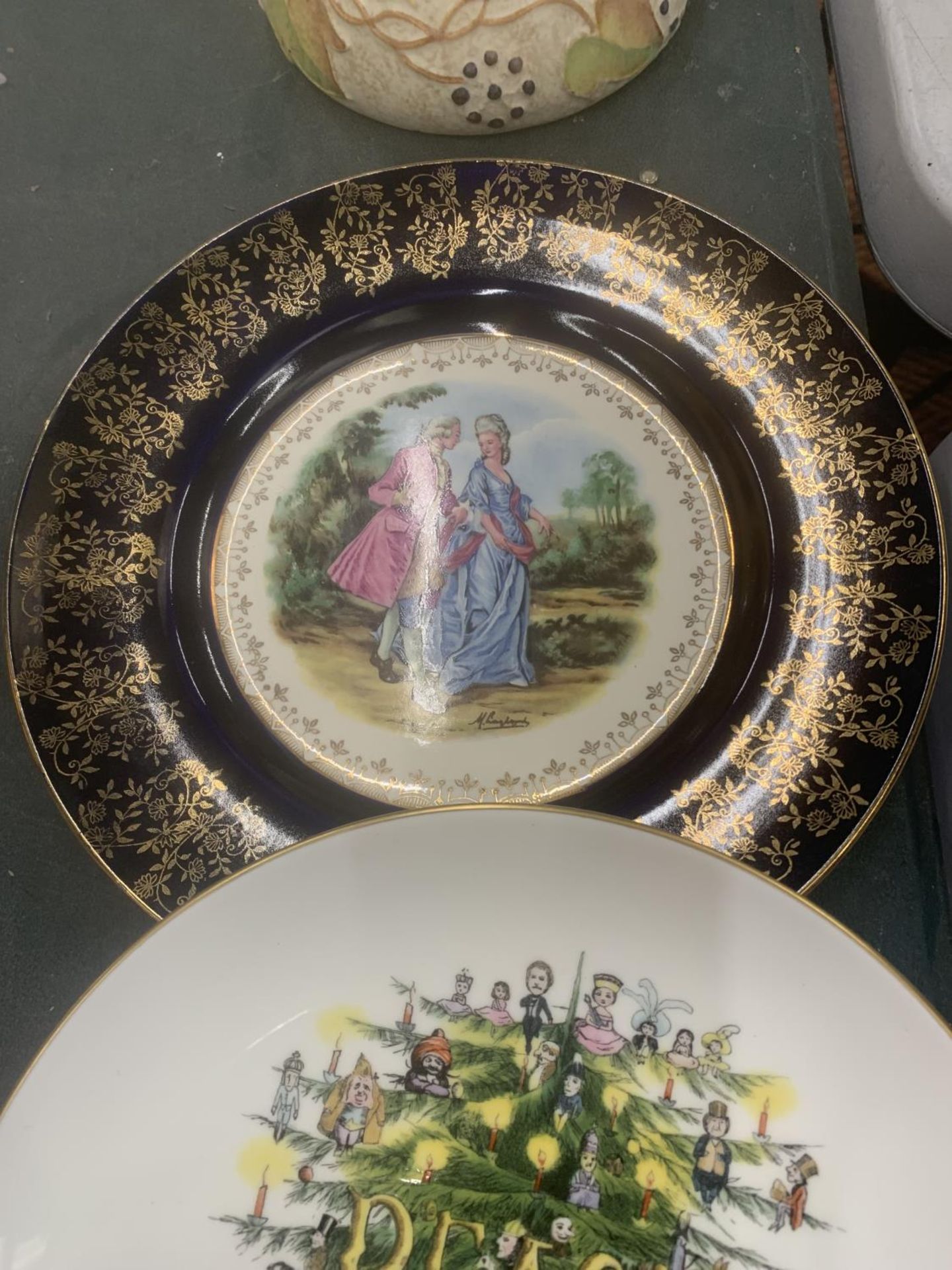 A COLLECTION OF CABINET PLATES TO INCLUDE DANBURY MINT 'BOUQUETS OF THE WORLD' - 10 IN TOTAL - Image 4 of 7