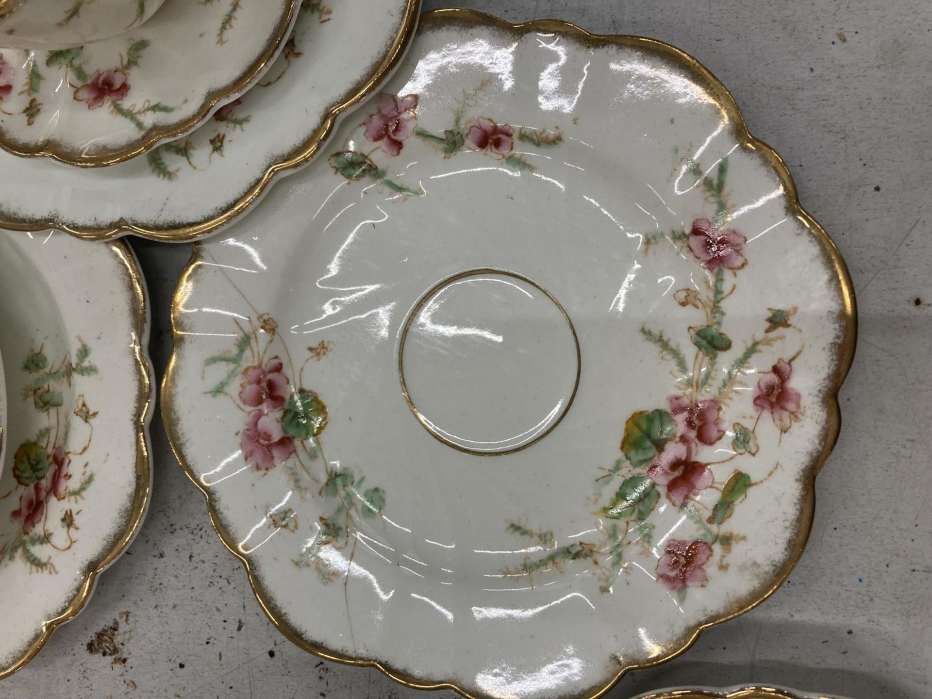 AN ANTIQUE DIAMOND CHINA TEASET TO INCLUDE A LARGE NUMBER OF TRIOS, TWO CAKE PLATES, A CREAM JUG AND - Image 3 of 6