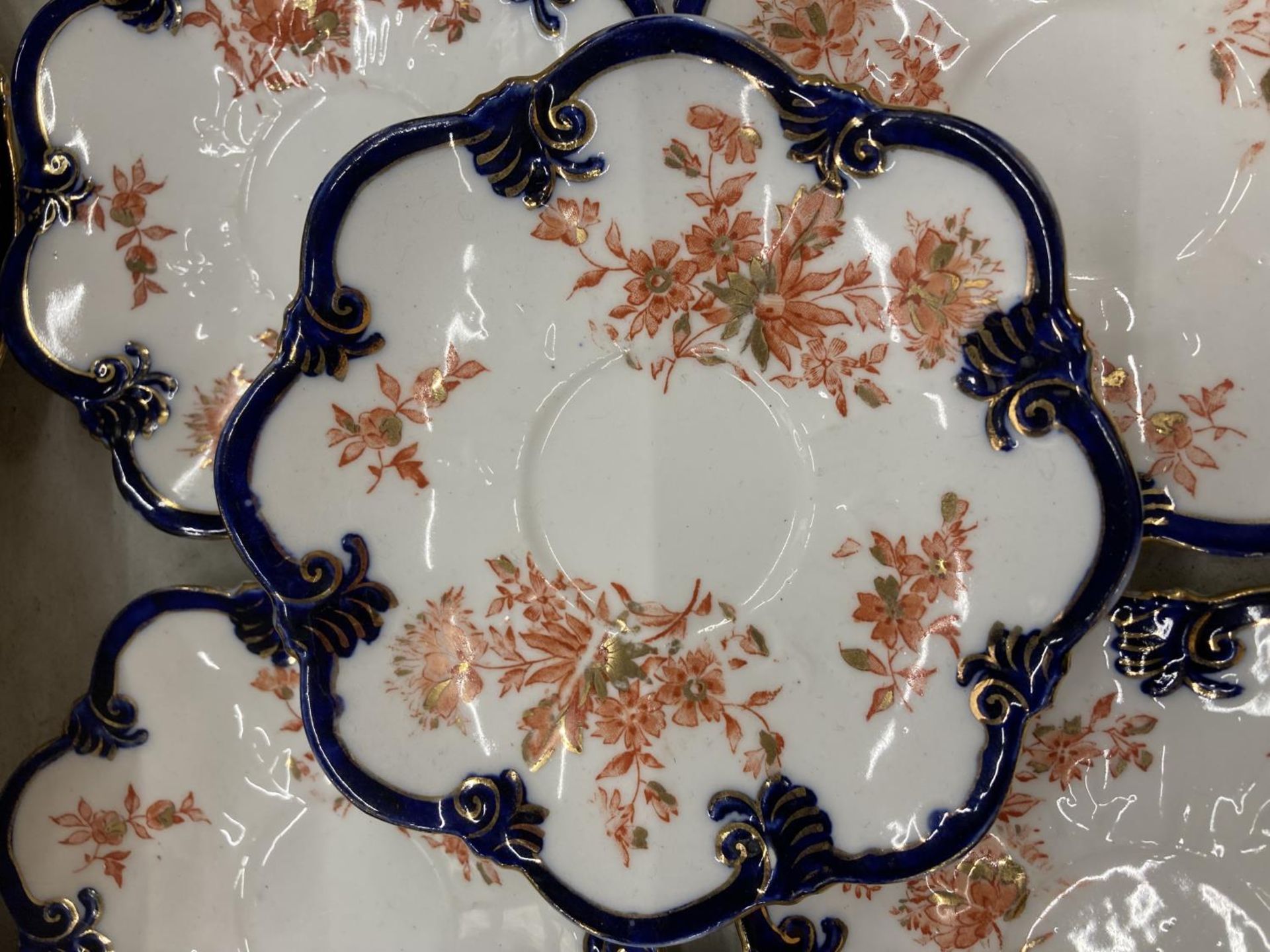 A COLLECTION OF ANTIQUE DAISY SHAPED PLATES PLUS CARLISLE WARE BURGESS BROTHERS BOWLS - Image 2 of 6