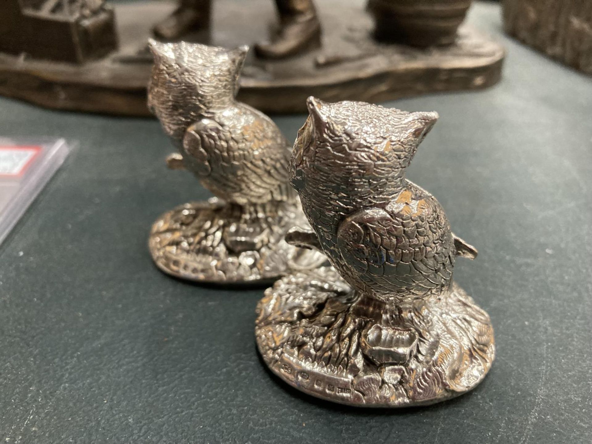 TWO HALLMARKED SILVER FILLED CAMELOT SILVERWARE LTD OWL FIGURES - Image 2 of 2