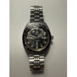 A RARE MISTAS AUTOMATIC 25 JEWELS DIVERS WATCH 200M. SEEN WORKING BUT NO WARRANTY