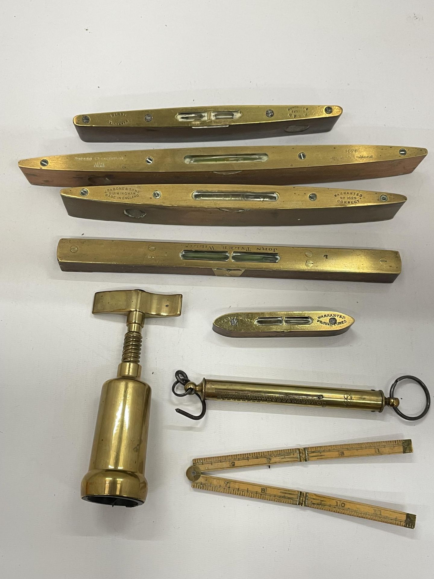 A COLLECTION OF VINTAGE BRASS SPIRIT LEVELS AND FURTHER TOOLS J.RABONE & SONS, MINIATURE SALTER